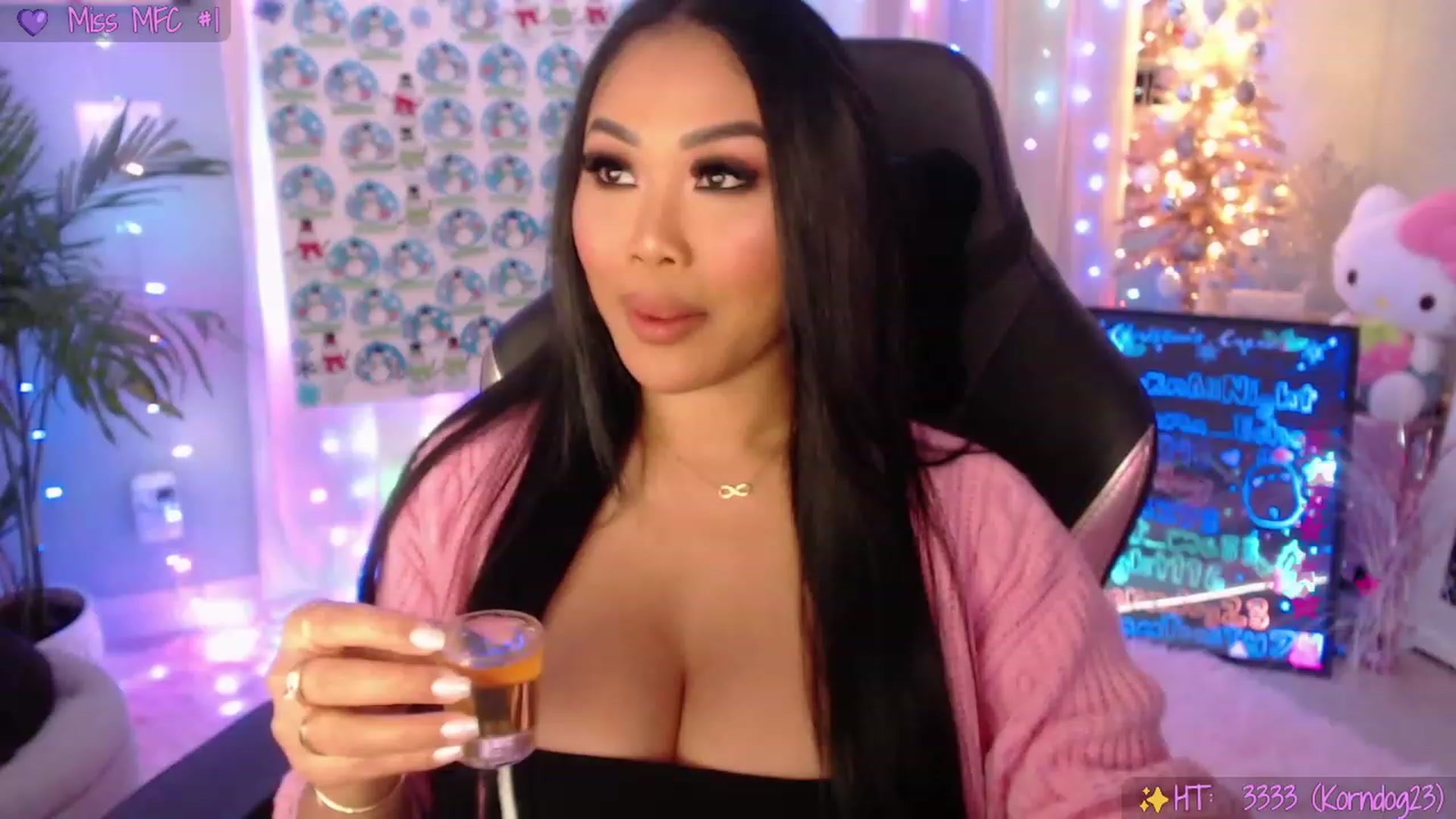 Gallery image thumbnail from SinCityVEE's myfreecams stream on, 12/24/2022, 06:48 image 5 of 20