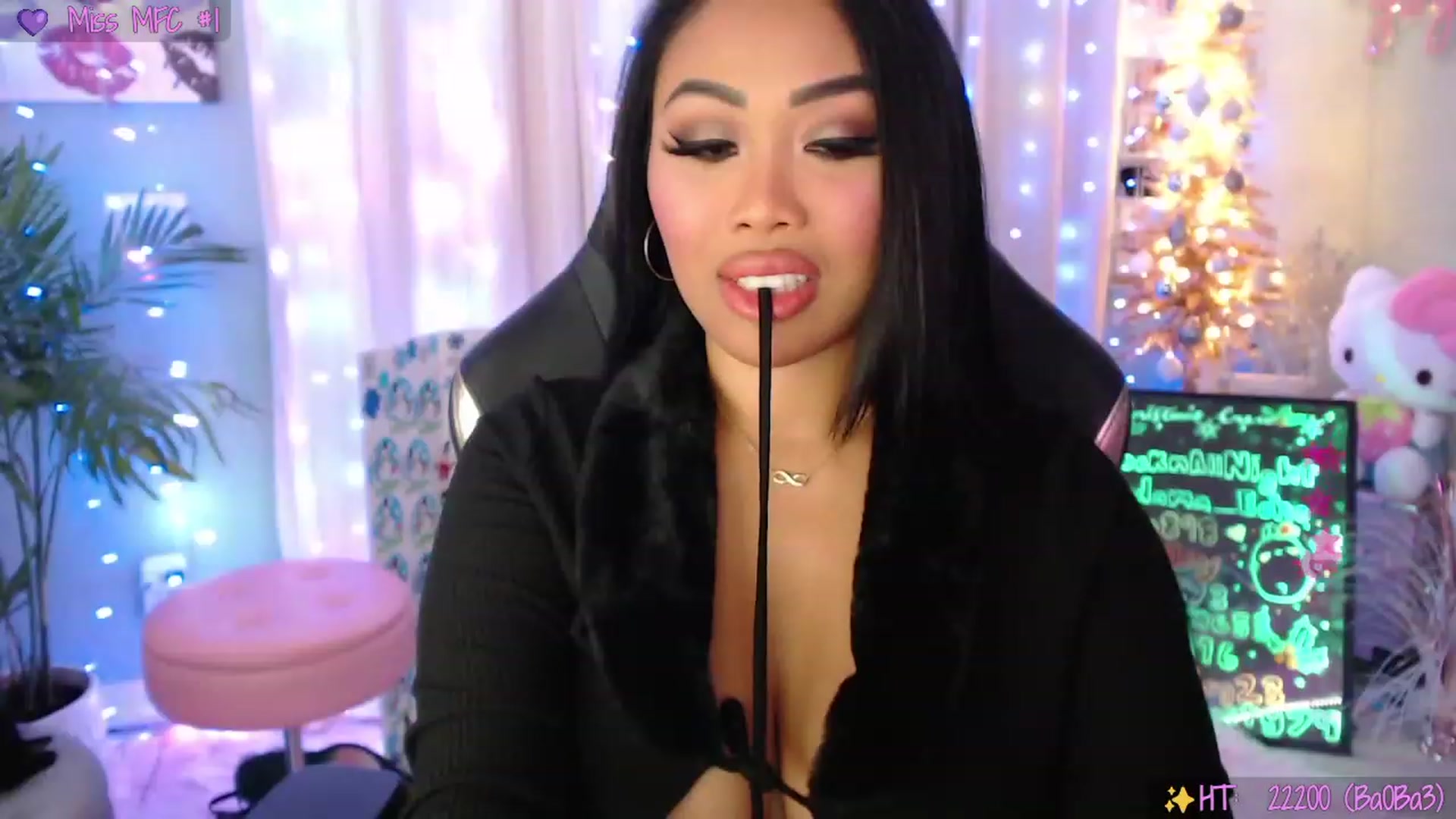 Gallery image thumbnail from SinCityVEE's myfreecams stream on, 12/31/2022, 08:21 image 10 of 20