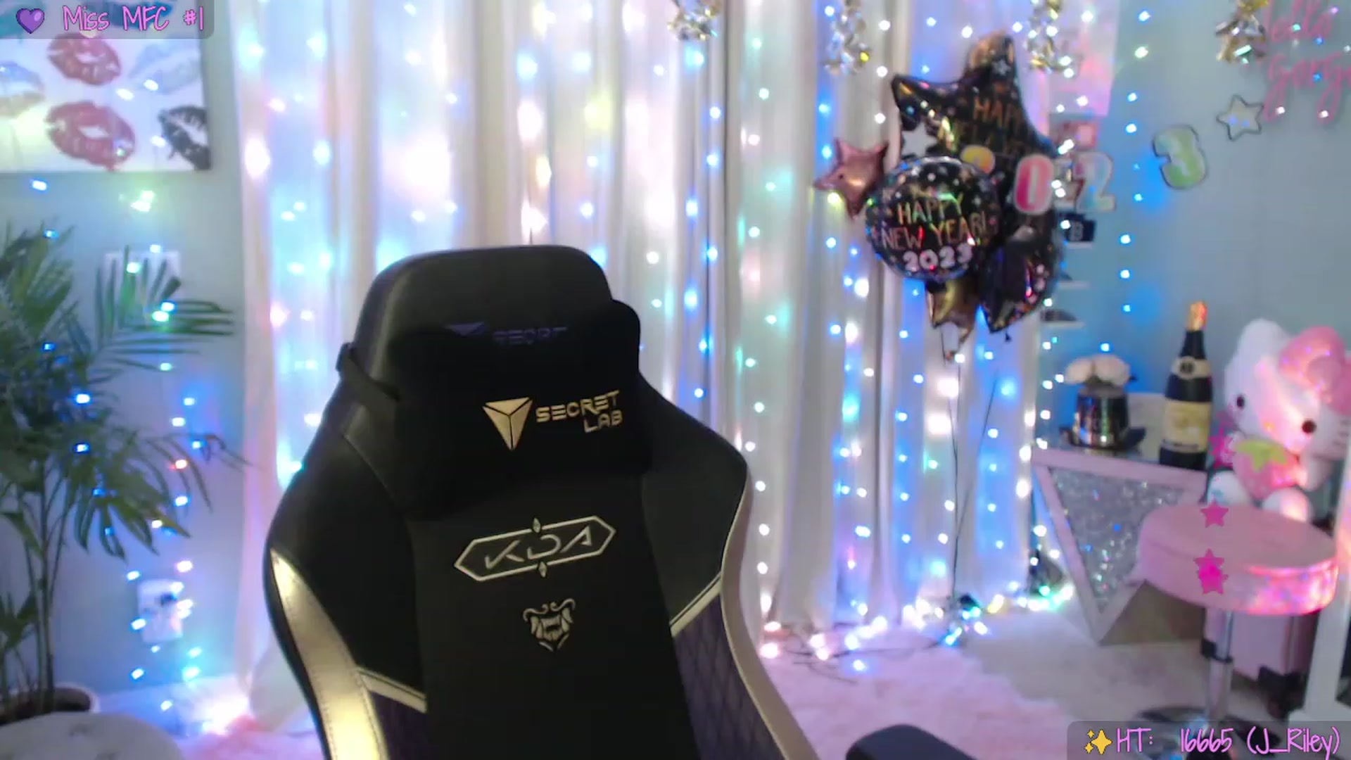 Gallery image thumbnail from SinCityVEE's myfreecams stream on, 01/01/2023, 05:53 image 18 of 20