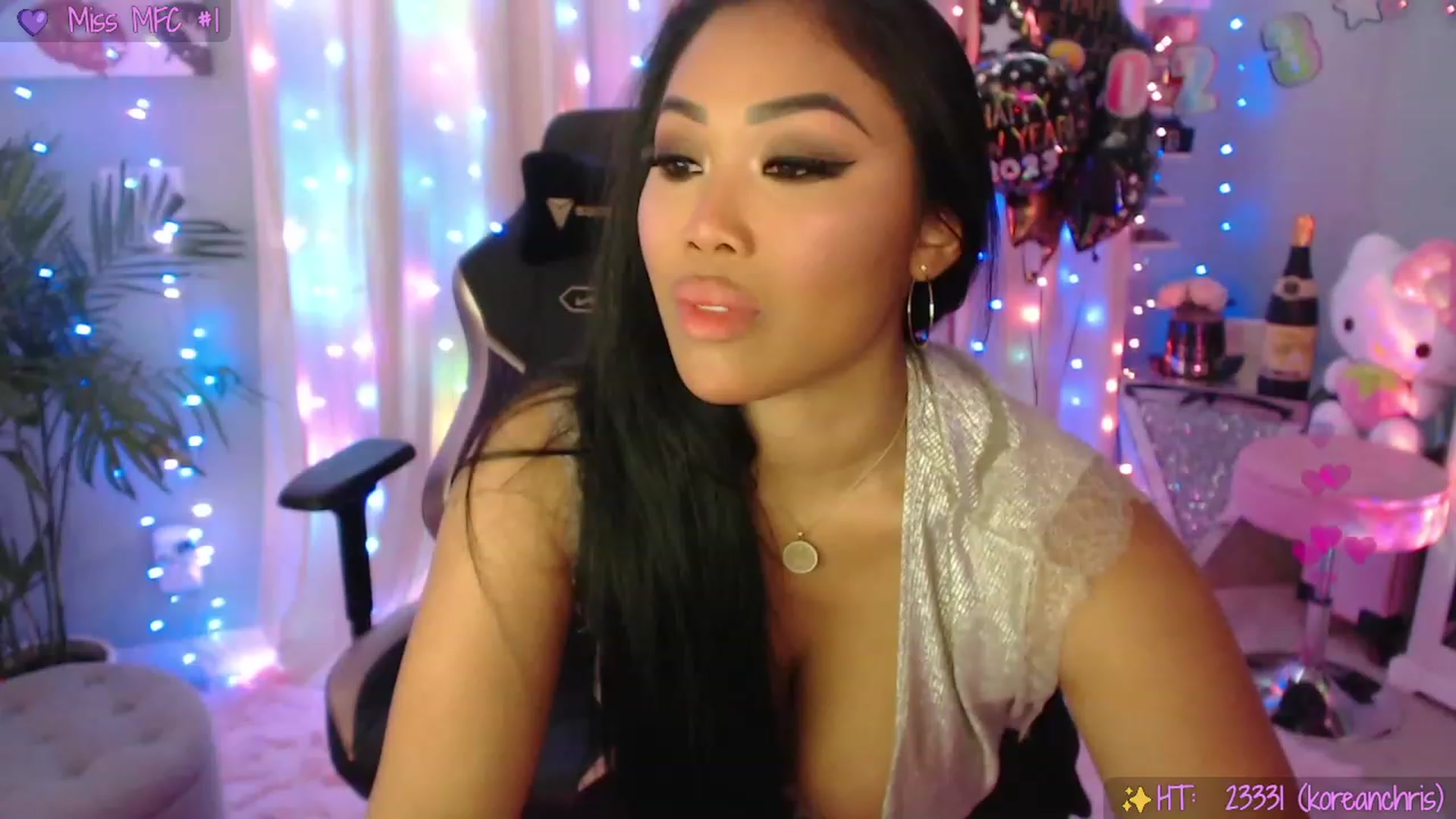 Gallery image thumbnail from SinCityVEE's myfreecams stream on, 01/01/2023, 08:25 image 6 of 20