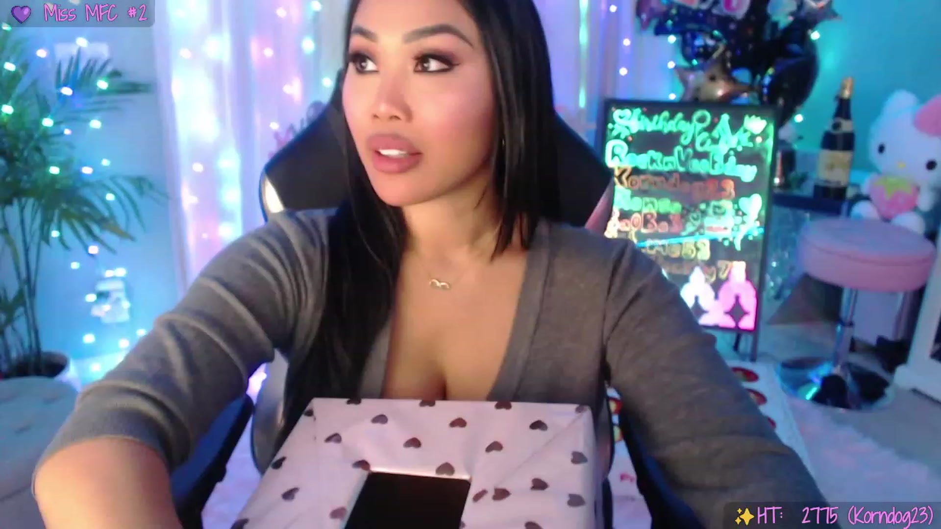 Gallery image thumbnail from SinCityVEE's myfreecams stream on, 01/06/2023, 06:16 image 1 of 20