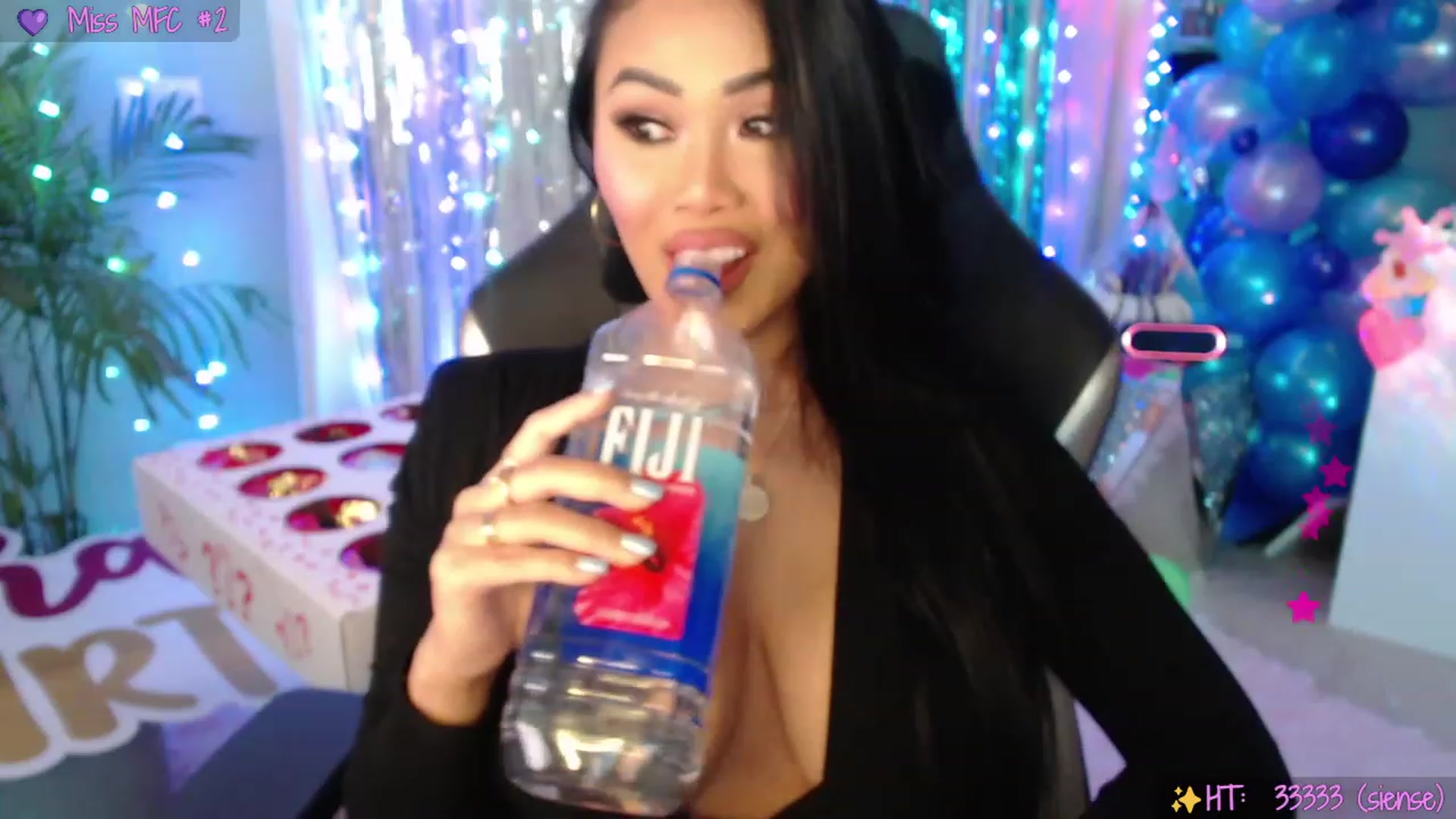 Gallery image thumbnail from SinCityVEE's myfreecams stream on, 01/15/2023, 08:55 image 10 of 20