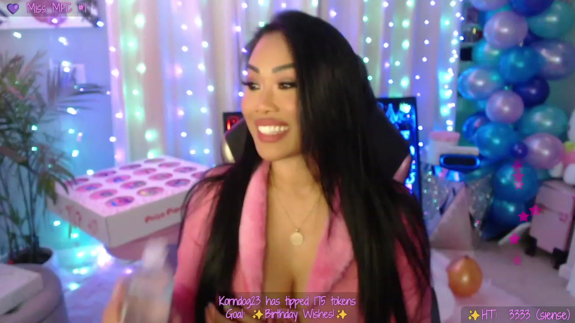 Gallery image thumbnail from SinCityVEE's myfreecams stream on, 01/21/2023, 08:20 image 17 of 20