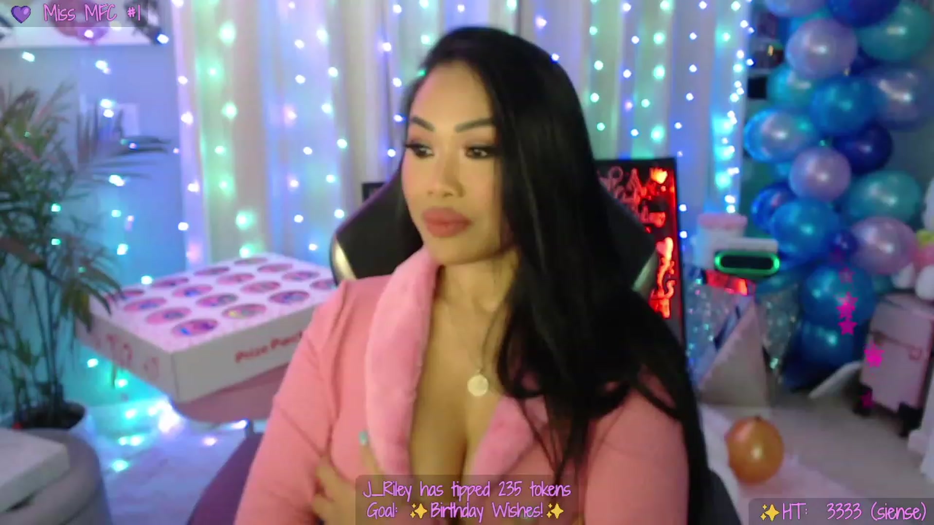 Gallery image thumbnail from SinCityVEE's myfreecams stream on, 01/21/2023, 08:20 image 18 of 20