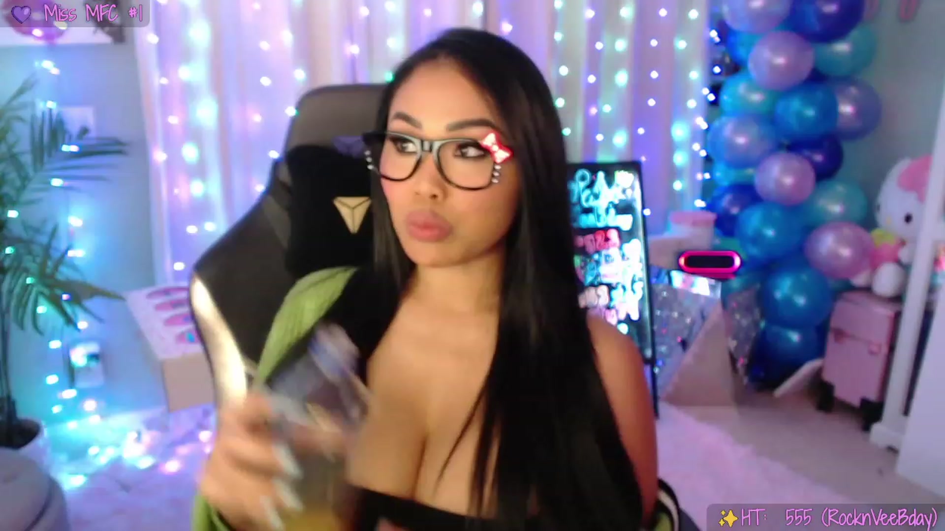 Gallery image thumbnail from SinCityVEE's myfreecams stream on, 01/26/2023, 05:21 image 8 of 20