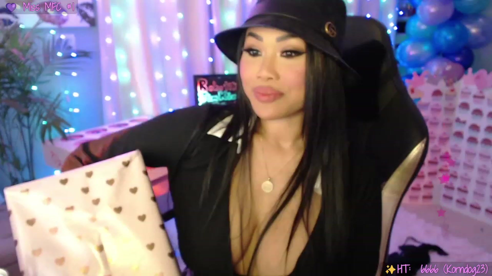 Gallery image thumbnail from SinCityVEE's myfreecams stream on, 01/28/2023, 09:06 image 20 of 20