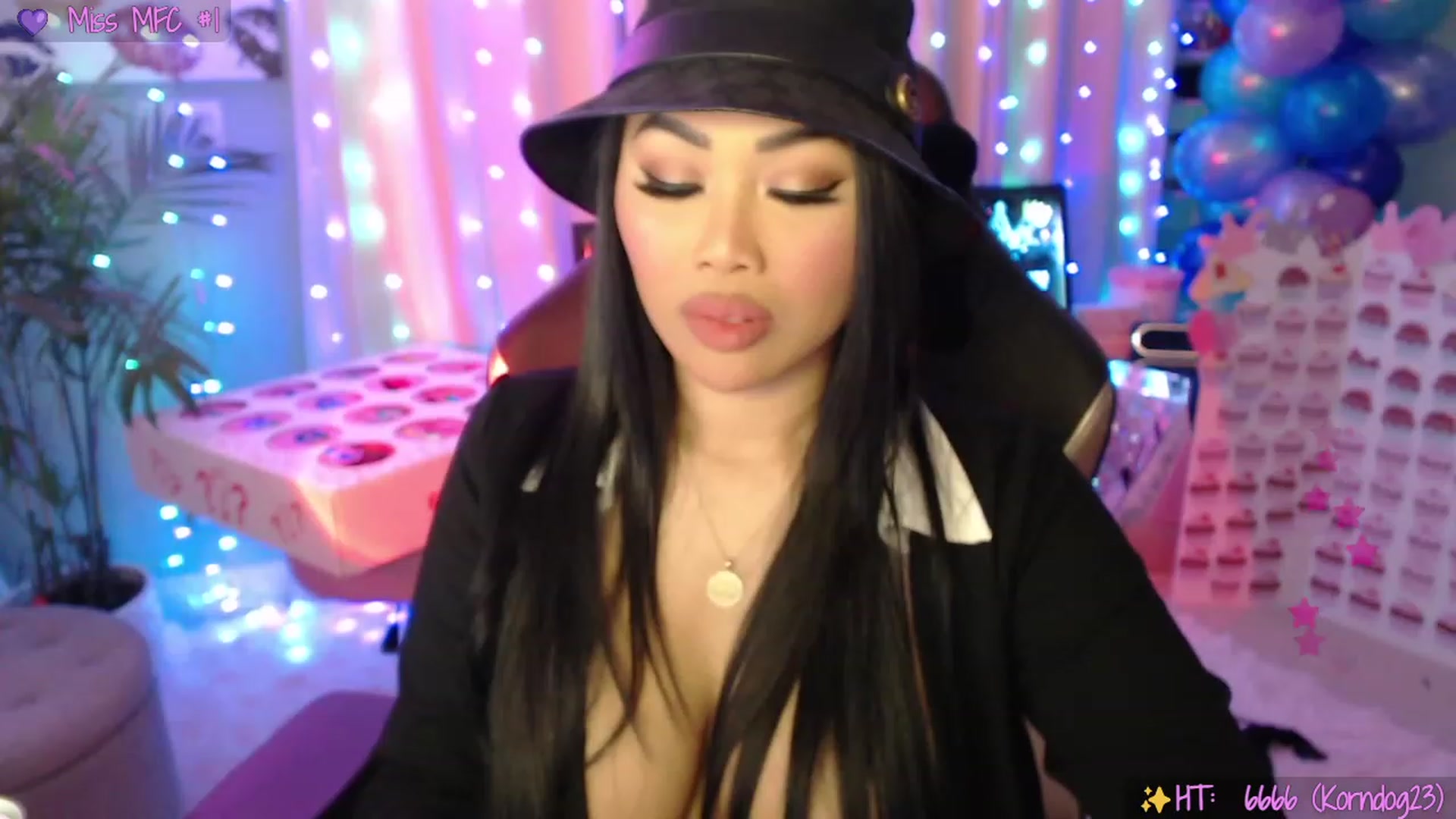 Gallery image thumbnail from SinCityVEE's myfreecams stream on, 01/28/2023, 09:06 image 17 of 20