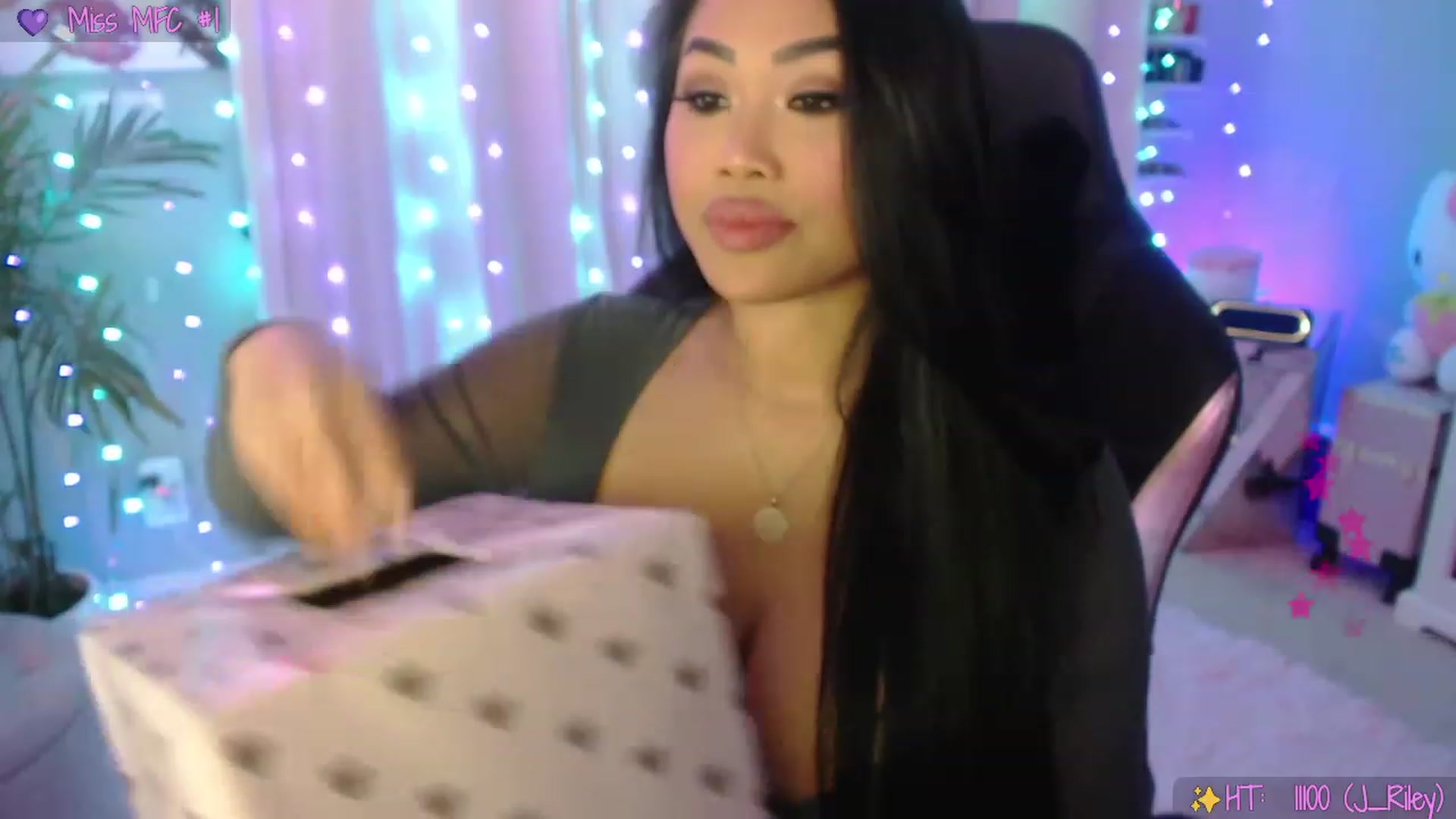Gallery image thumbnail from SinCityVEE's myfreecams stream on, 02/01/2023, 08:07 image 3 of 20