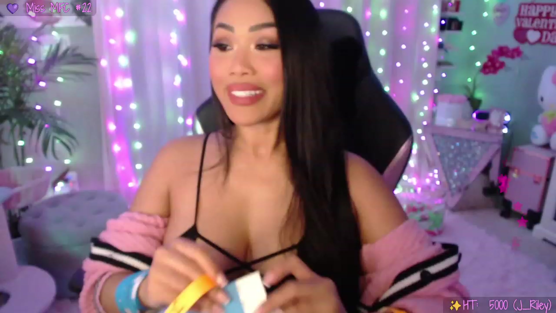 Gallery image thumbnail from SinCityVEE's myfreecams stream on, 02/08/2023, 06:26 image 13 of 20