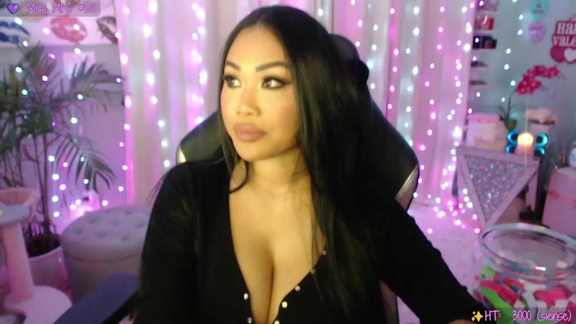 Gallery image thumbnail from SinCityVEE's myfreecams stream on, 02/14/2023, 05:53 image 16 of 20