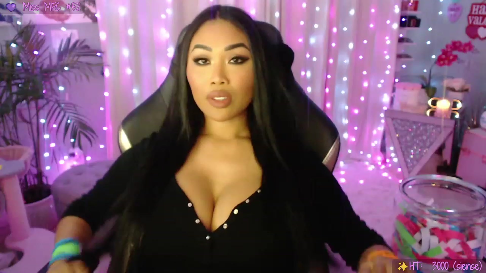 Gallery image thumbnail from SinCityVEE's myfreecams stream on, 02/14/2023, 05:53 image 20 of 20