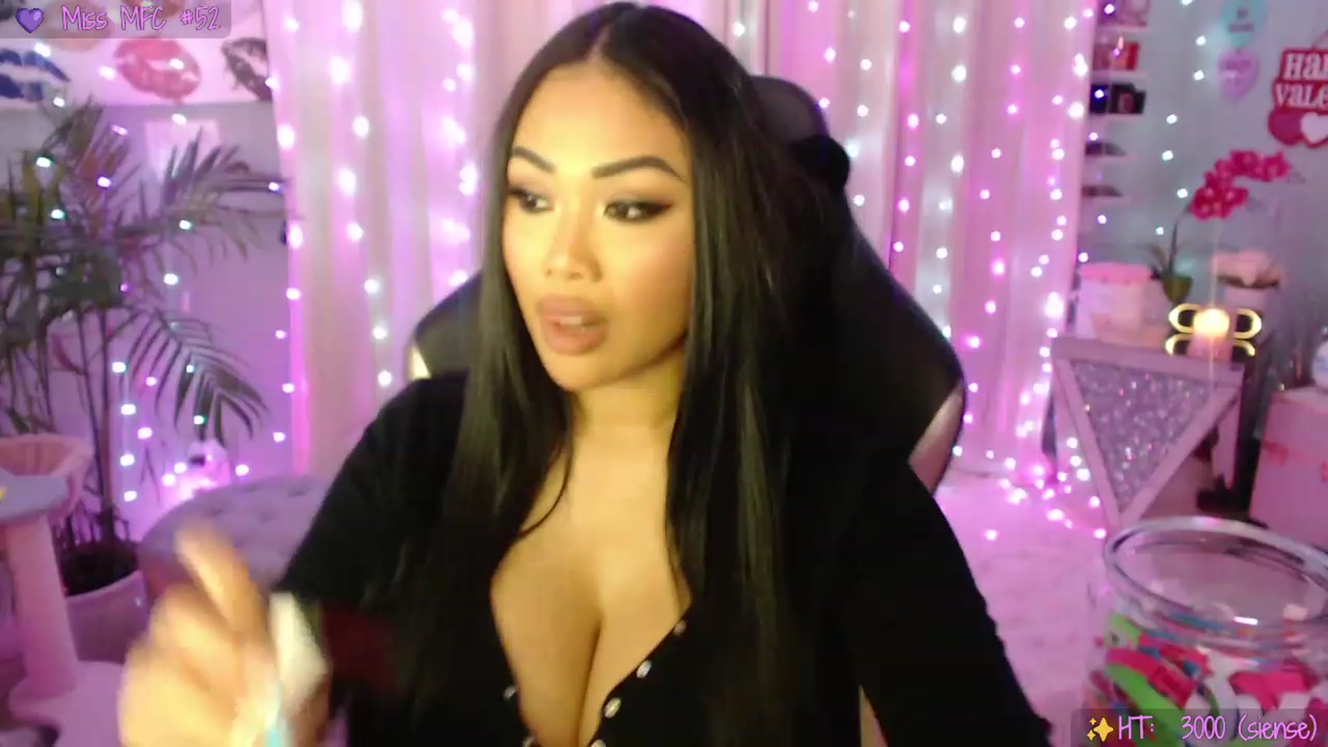 Gallery image thumbnail from SinCityVEE's myfreecams stream on, 02/14/2023, 05:53 image 15 of 20