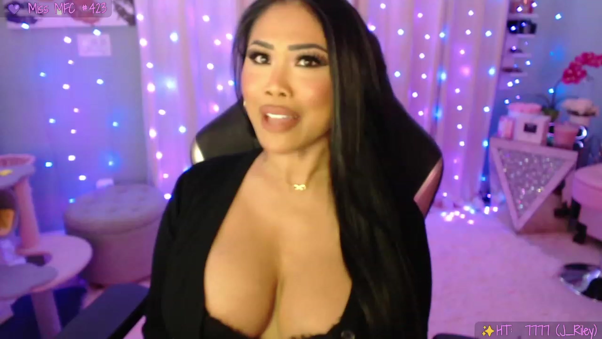 Gallery image thumbnail from SinCityVEE's myfreecams stream on, 03/03/2023, 06:12 image 4 of 20