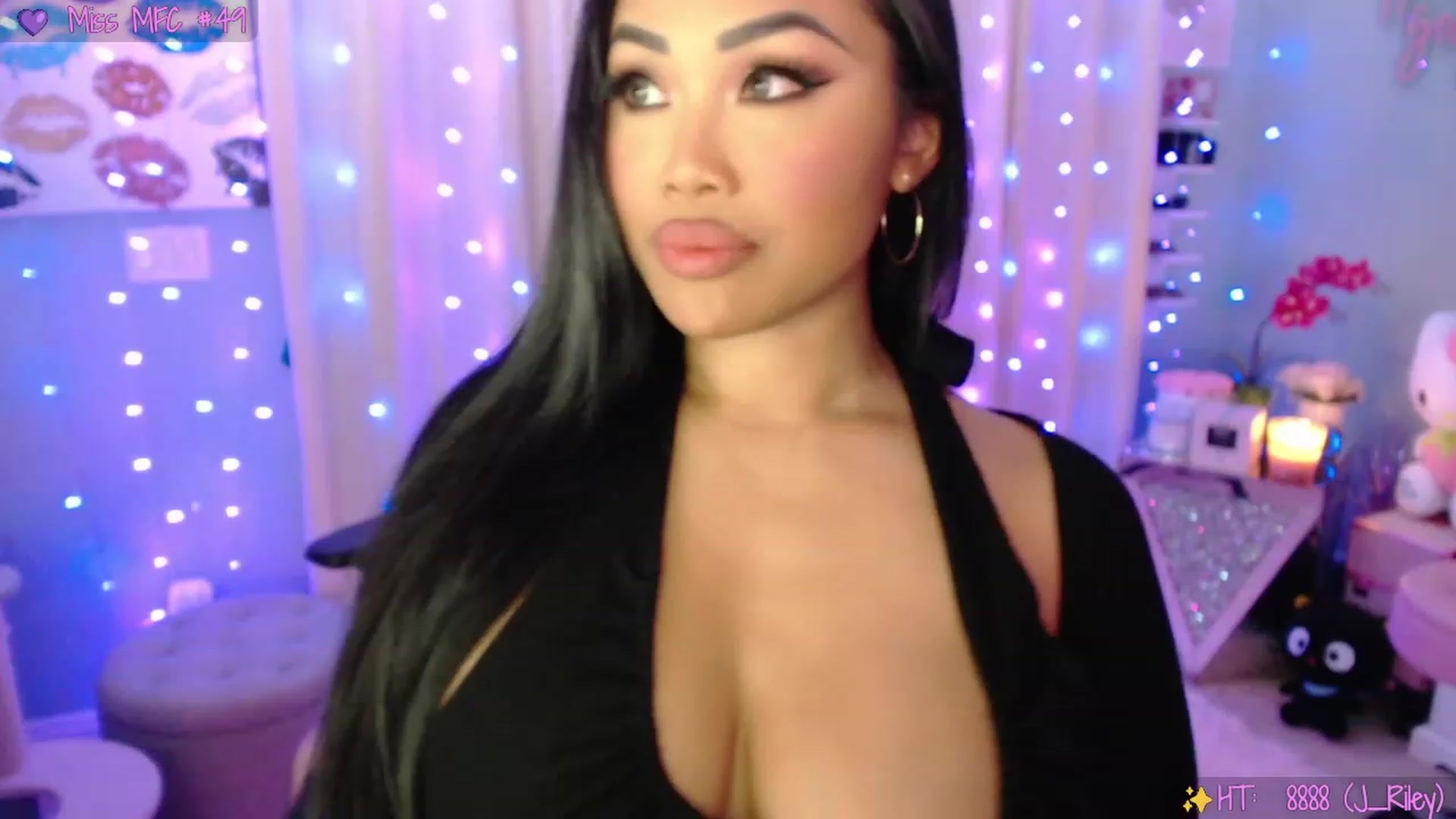 Gallery image thumbnail from SinCityVEE's myfreecams stream on, 03/11/2023, 09:48 image 16 of 20
