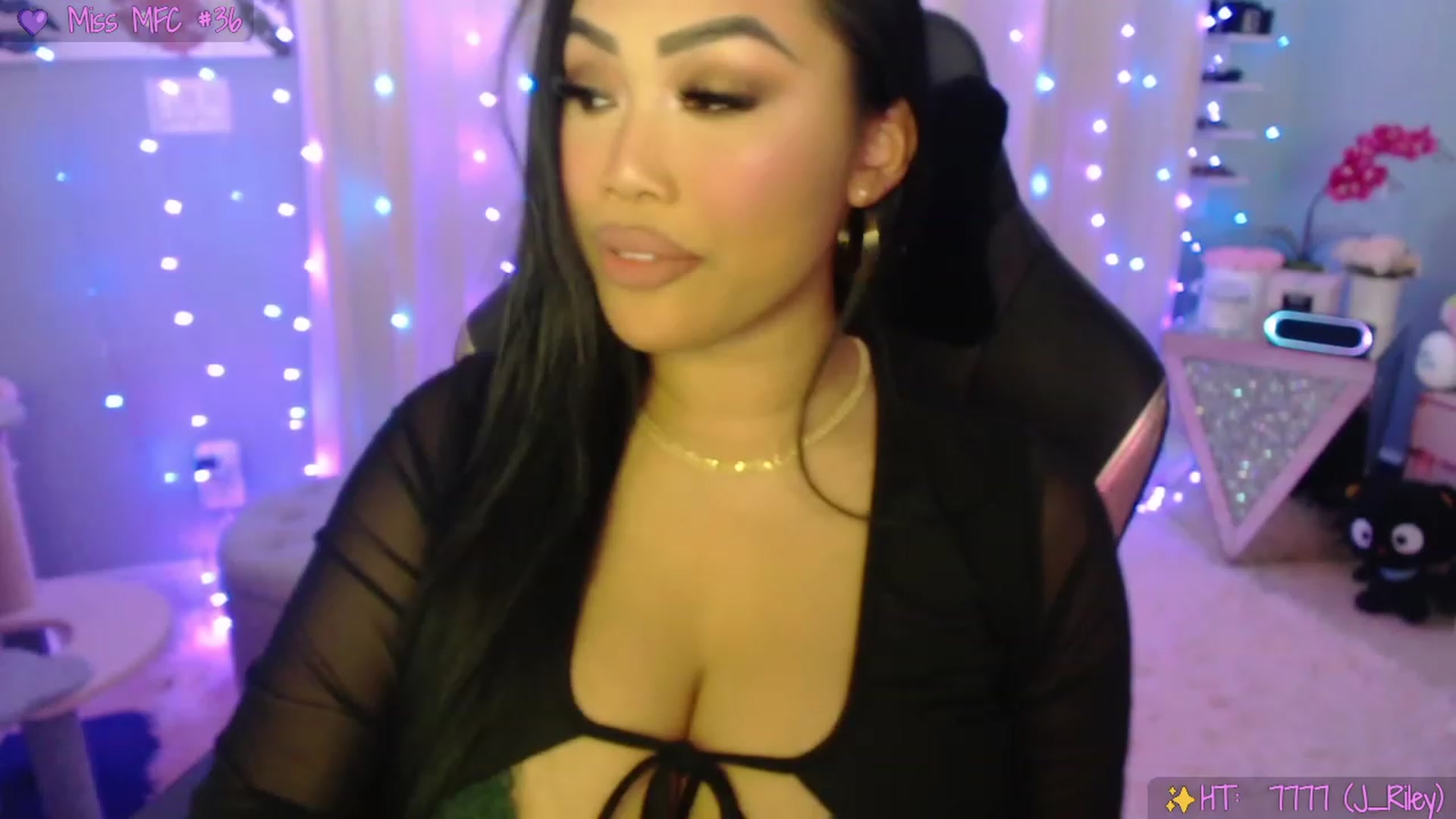 Gallery image thumbnail from SinCityVEE's myfreecams stream on, 03/19/2023, 07:36 image 16 of 20
