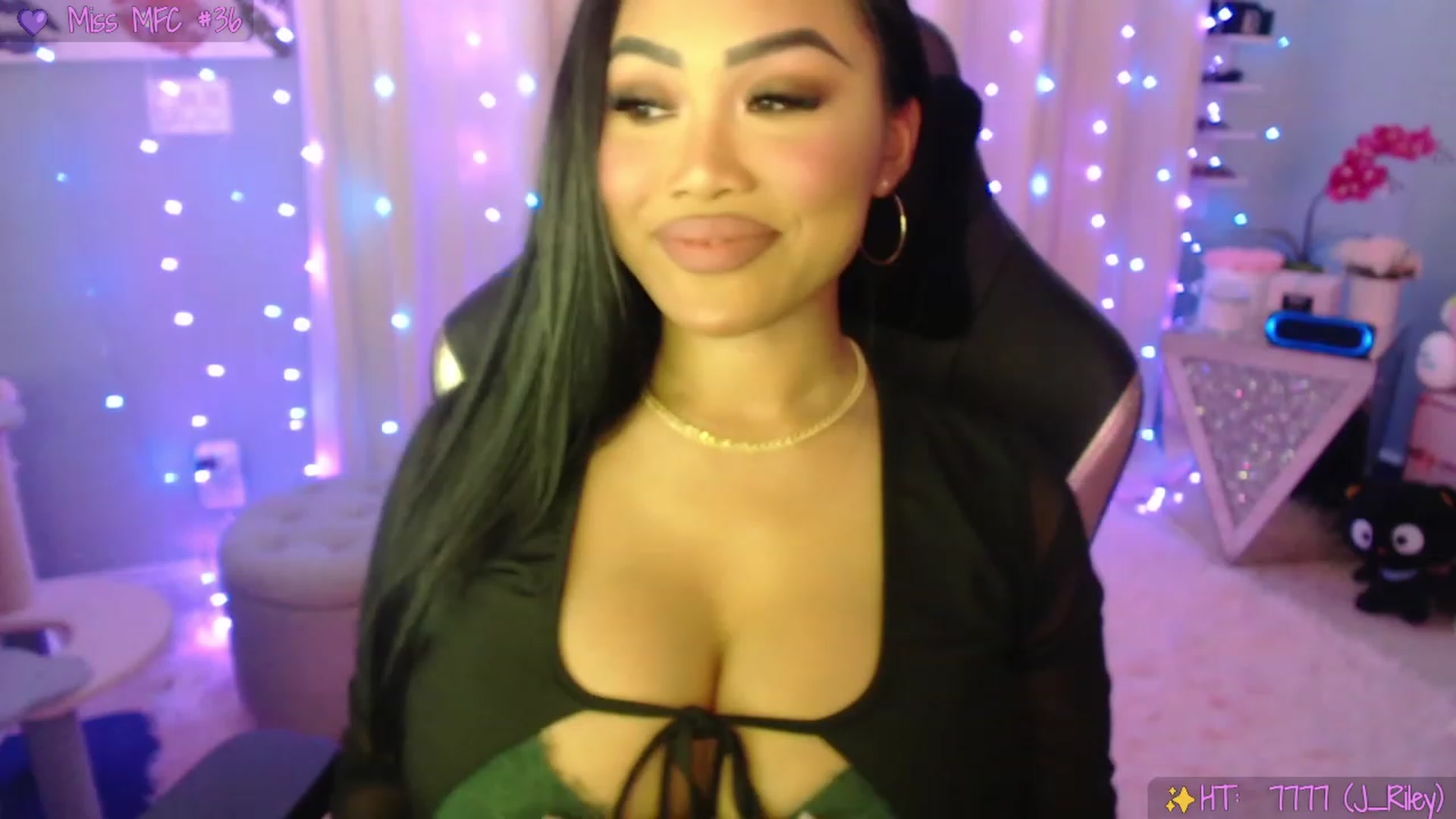 Gallery image thumbnail from SinCityVEE's myfreecams stream on, 03/19/2023, 07:36 image 15 of 20