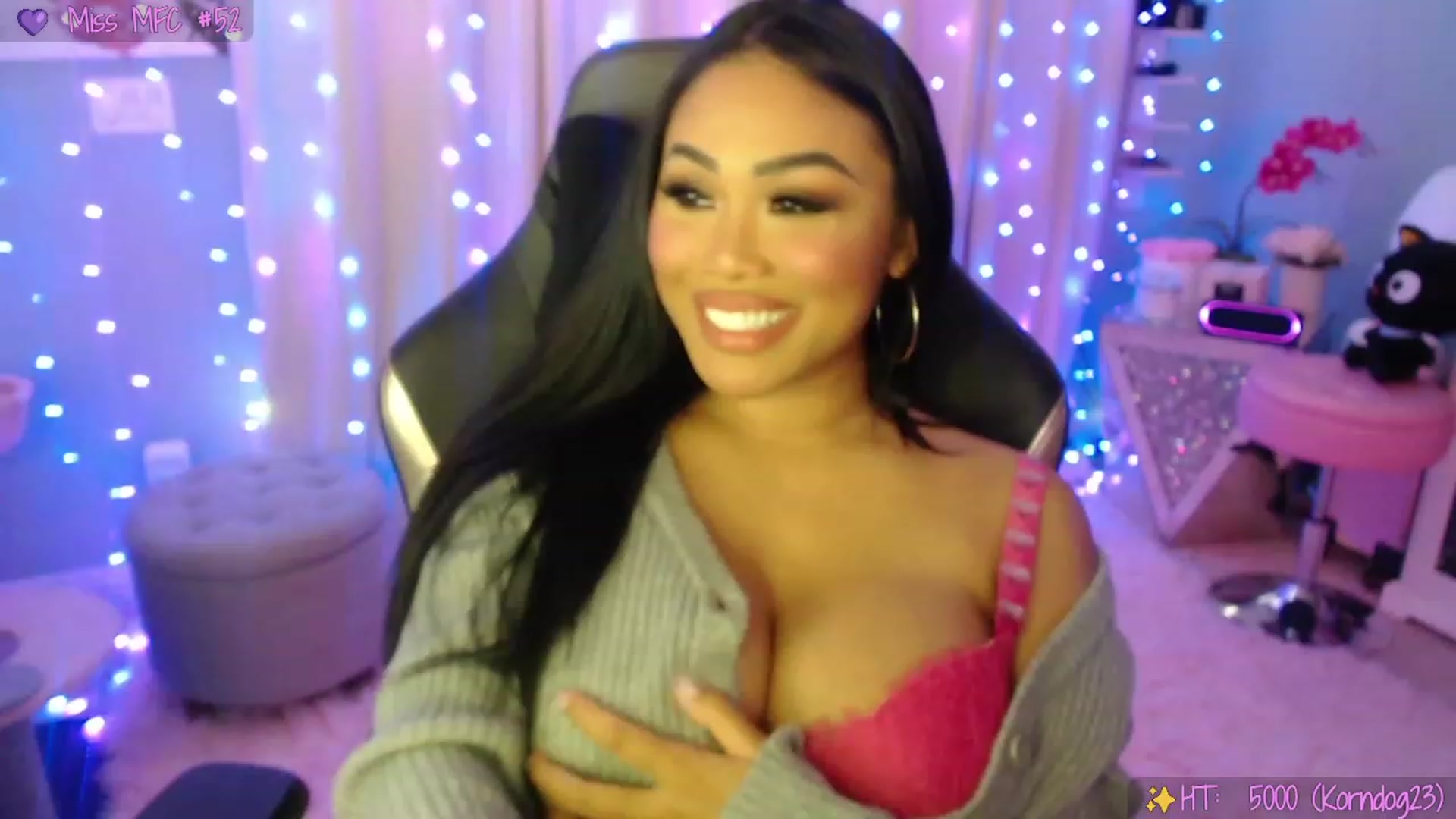 Gallery image thumbnail from SinCityVEE's myfreecams stream on, 03/26/2023, 07:11 image 8 of 20