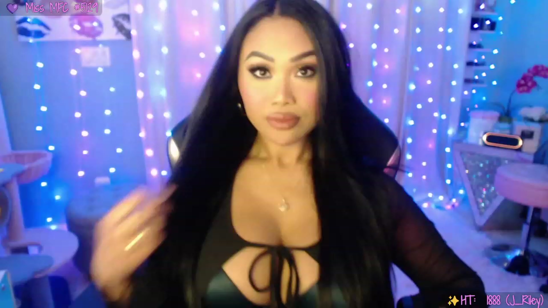 Gallery image thumbnail from SinCityVEE's myfreecams stream on, 04/15/2023, 06:46 image 6 of 20