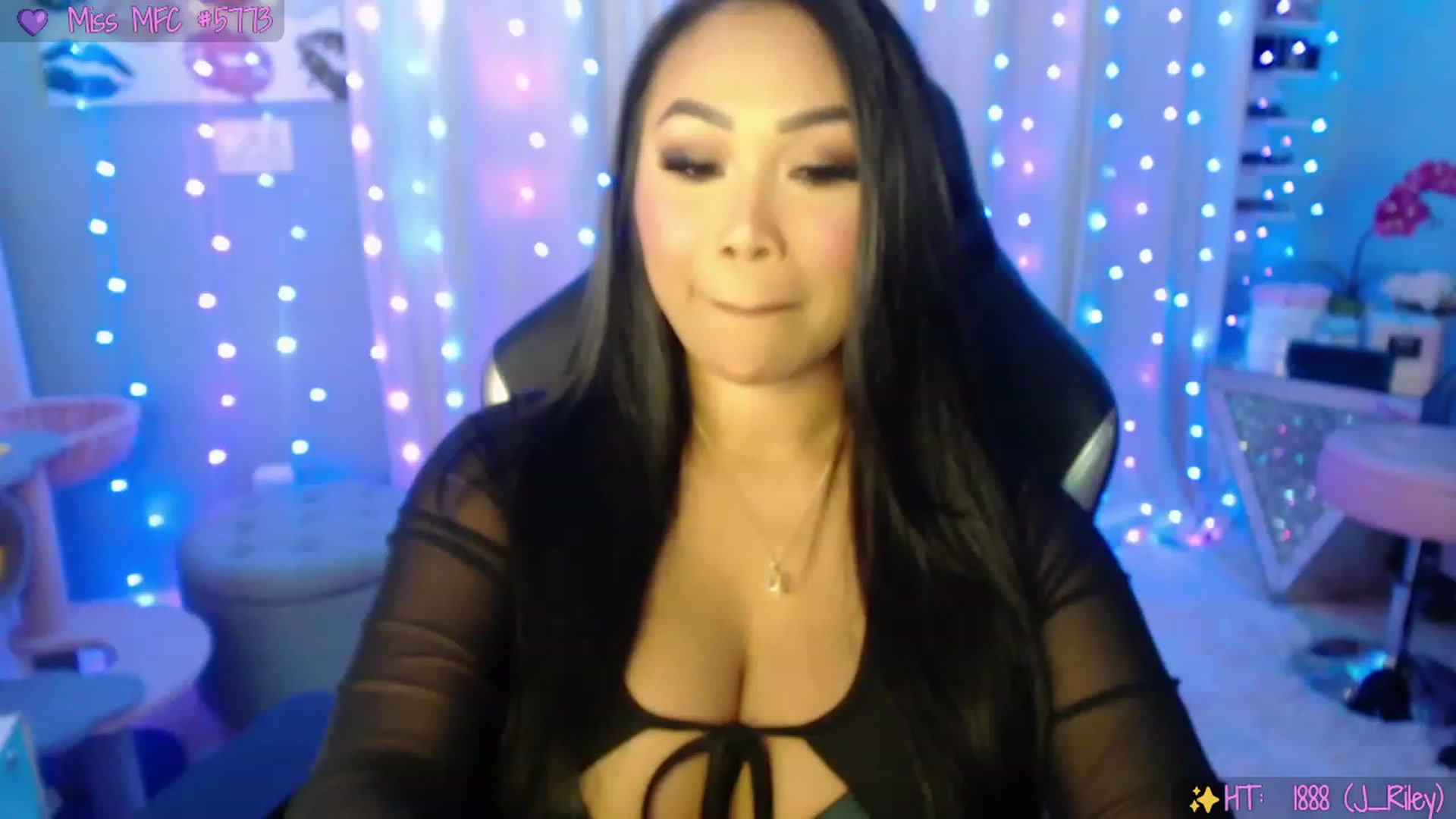 Gallery image thumbnail from SinCityVEE's myfreecams stream on, 04/15/2023, 06:46 image 4 of 20