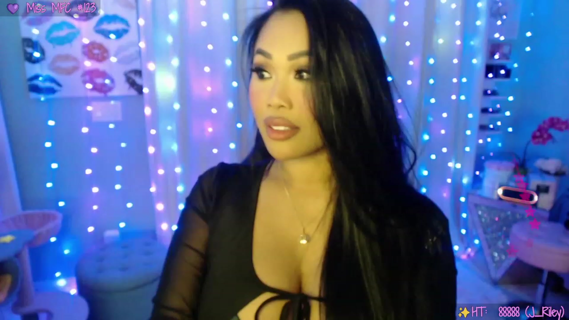 Gallery image thumbnail from SinCityVEE's myfreecams stream on, 04/15/2023, 06:46 image 12 of 20