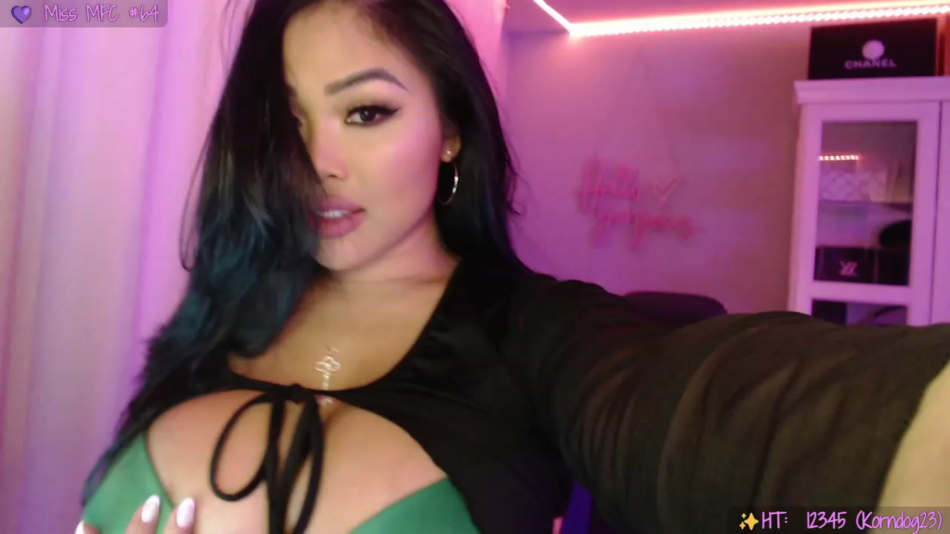 Gallery image thumbnail from SinCityVEE's myfreecams stream on, 07/30/2023, 10:46 image 2 of 20