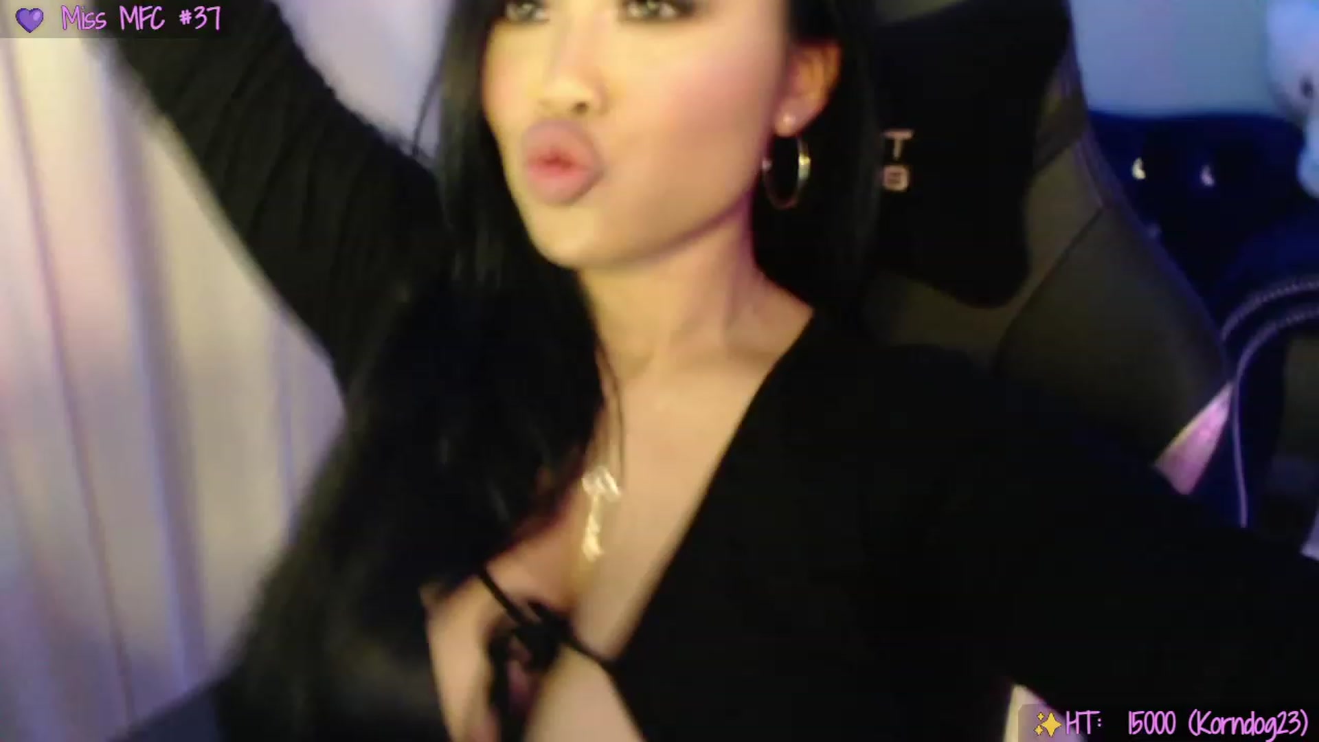 Gallery image thumbnail from SinCityVEE's myfreecams stream on, 08/13/2023, 08:11 image 18 of 20
