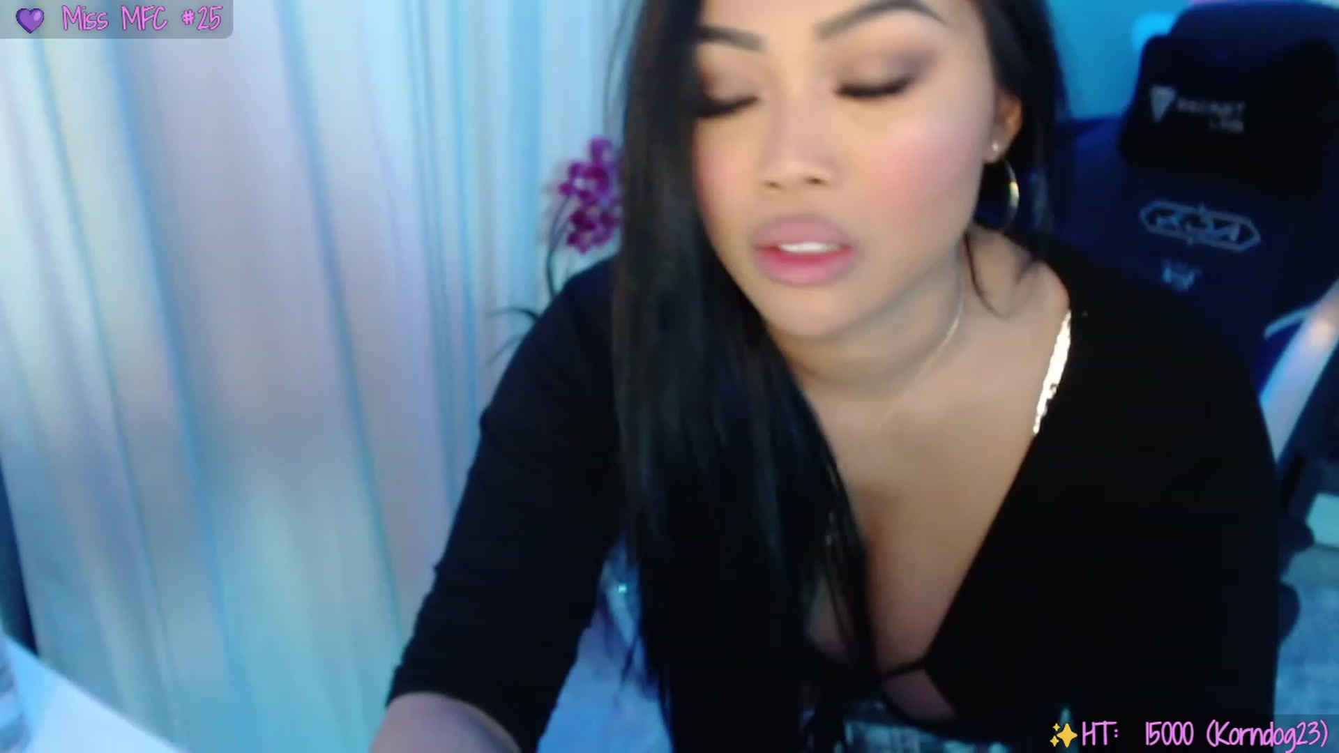 Gallery image thumbnail from SinCityVEE's myfreecams stream on, 08/13/2023, 11:43 image 9 of 20