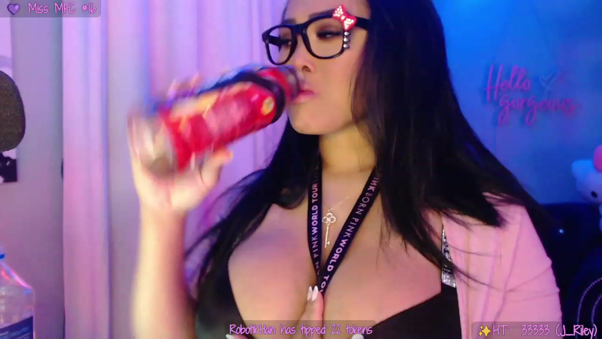 Gallery image thumbnail from SinCityVEE's myfreecams stream on, 08/20/2023, 13:22 image 10 of 20