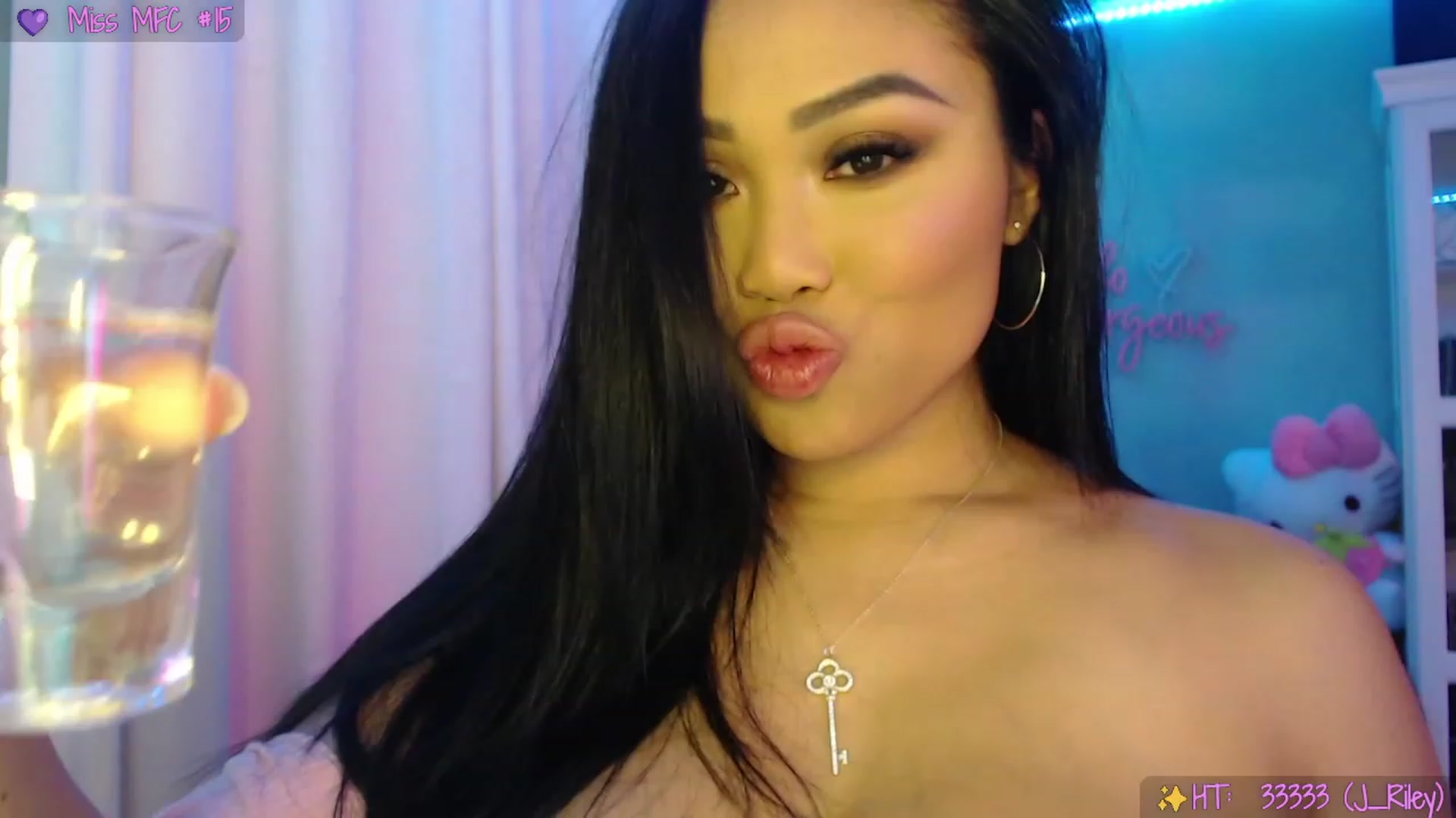 Gallery image thumbnail from SinCityVEE's myfreecams stream on, 08/20/2023, 14:32 image 6 of 20