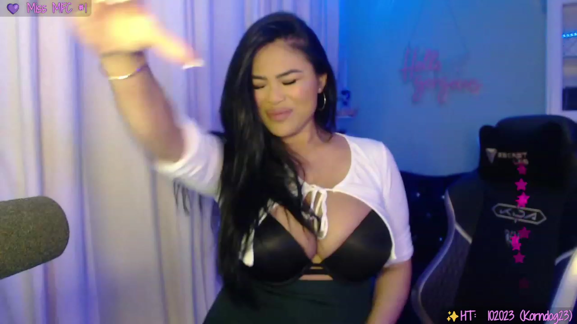 Gallery image thumbnail from SinCityVEE's myfreecams stream on, 09/01/2023, 10:33 image 6 of 20