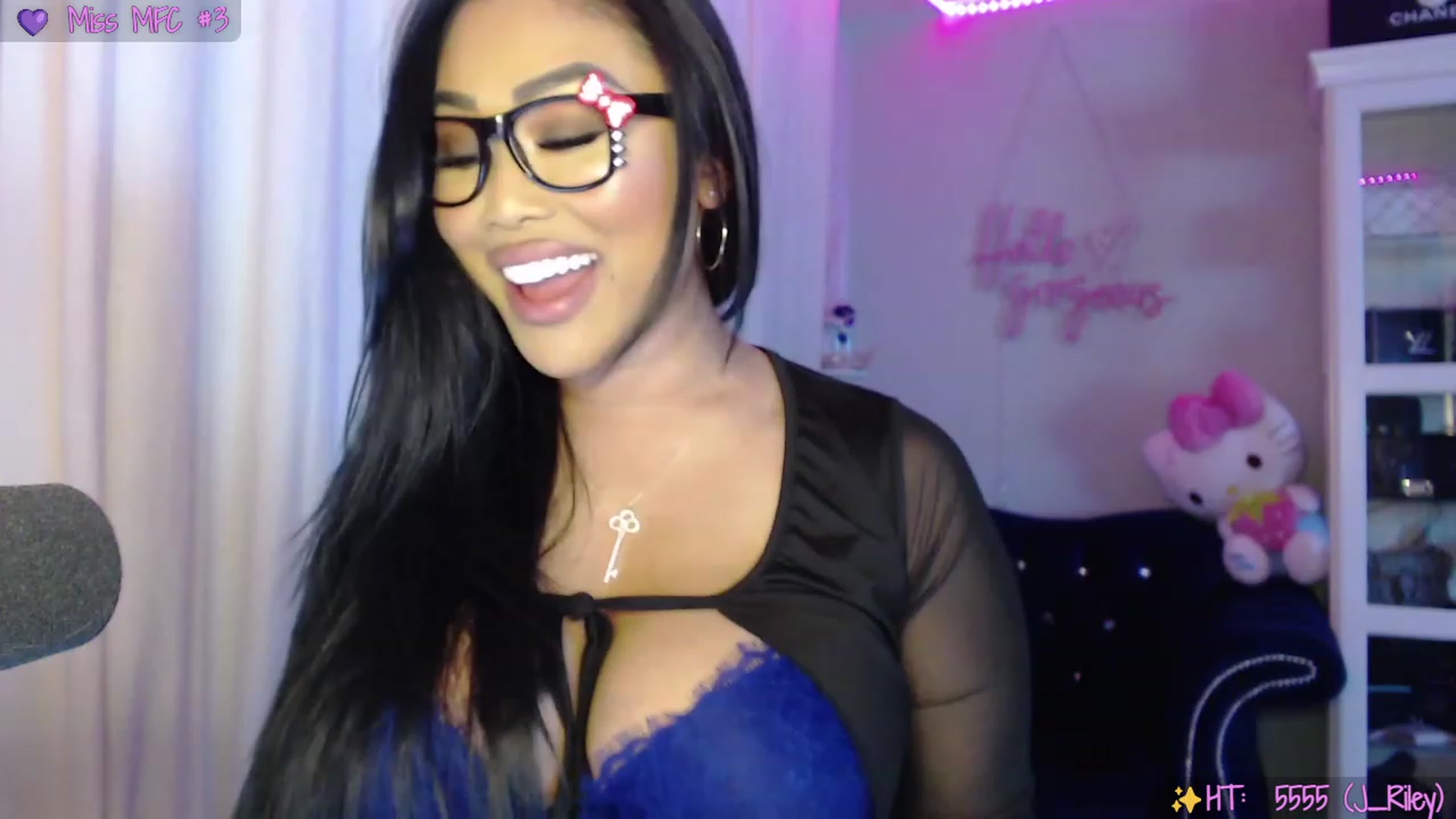 Gallery image thumbnail from SinCityVEE's myfreecams stream on, 09/08/2023, 05:36 image 14 of 20