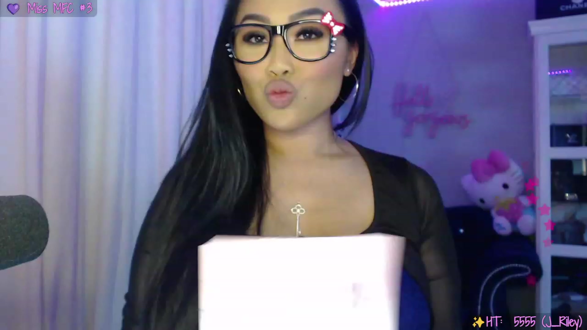 Gallery image thumbnail from SinCityVEE's myfreecams stream on, 09/08/2023, 05:36 image 13 of 20