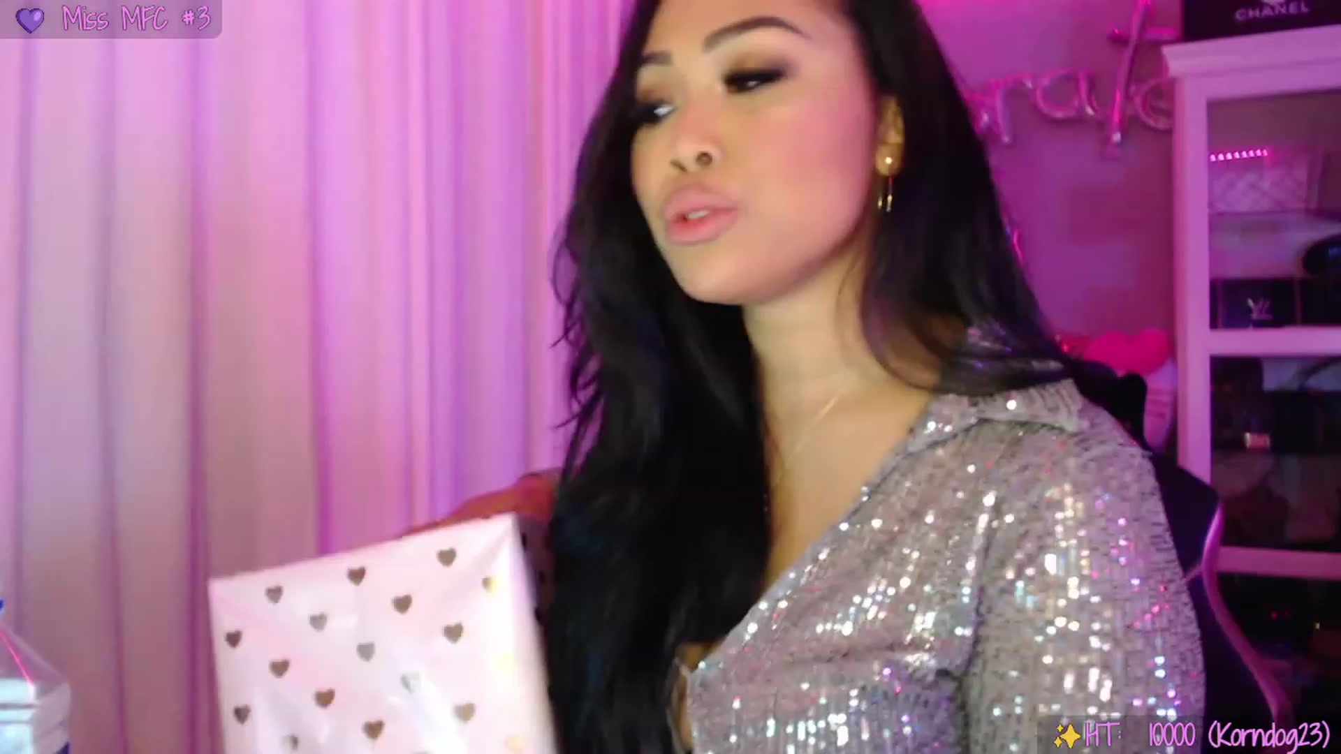 Gallery image thumbnail from SinCityVEE's myfreecams stream on, 09/16/2023, 08:37 image 17 of 20