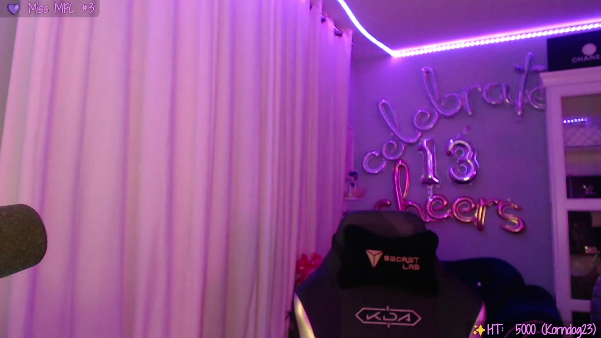 Gallery image thumbnail from SinCityVEE's myfreecams stream on, 09/18/2023, 07:25 image 2 of 20