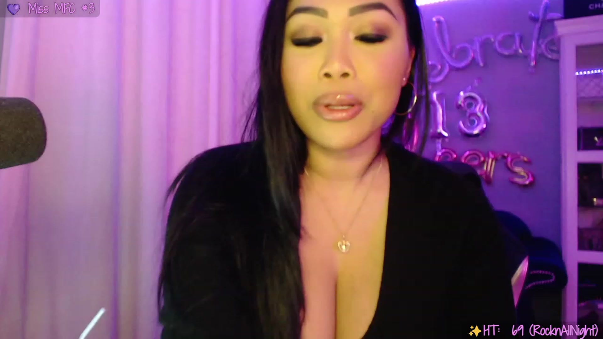 Gallery image thumbnail from SinCityVEE's myfreecams stream on, 09/24/2023, 06:28 image 16 of 20