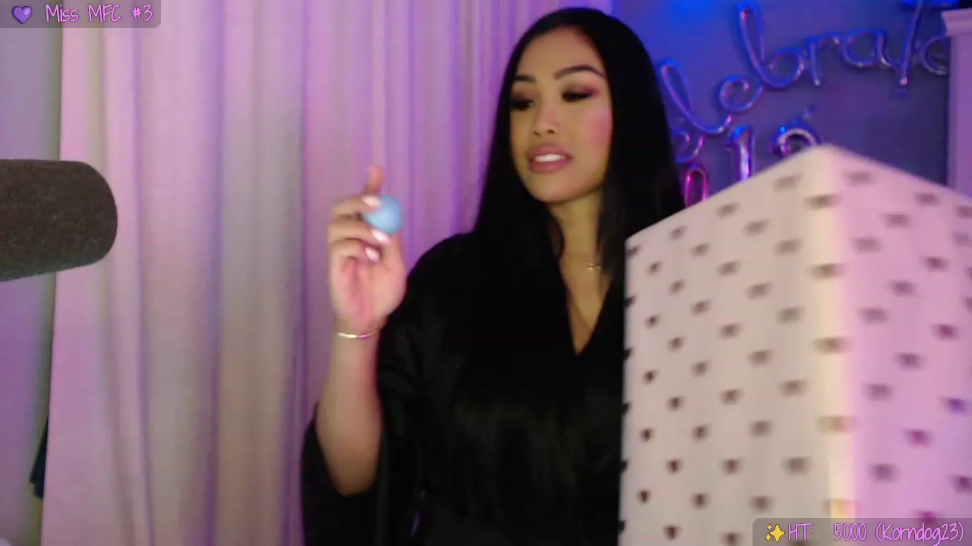 Gallery image thumbnail from SinCityVEE's myfreecams stream on, 09/27/2023, 07:23 image 6 of 20
