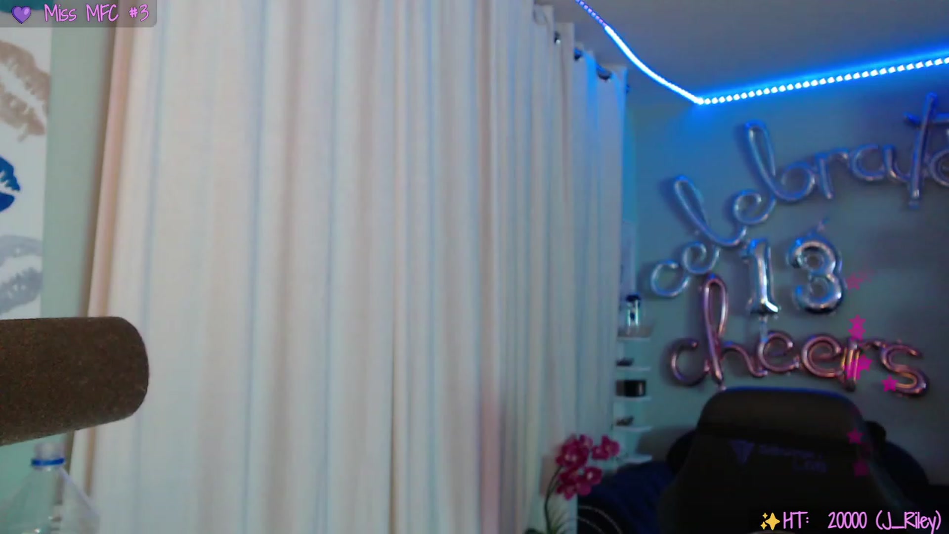 Gallery image thumbnail from SinCityVEE's myfreecams stream on, 09/27/2023, 08:22 image 19 of 20