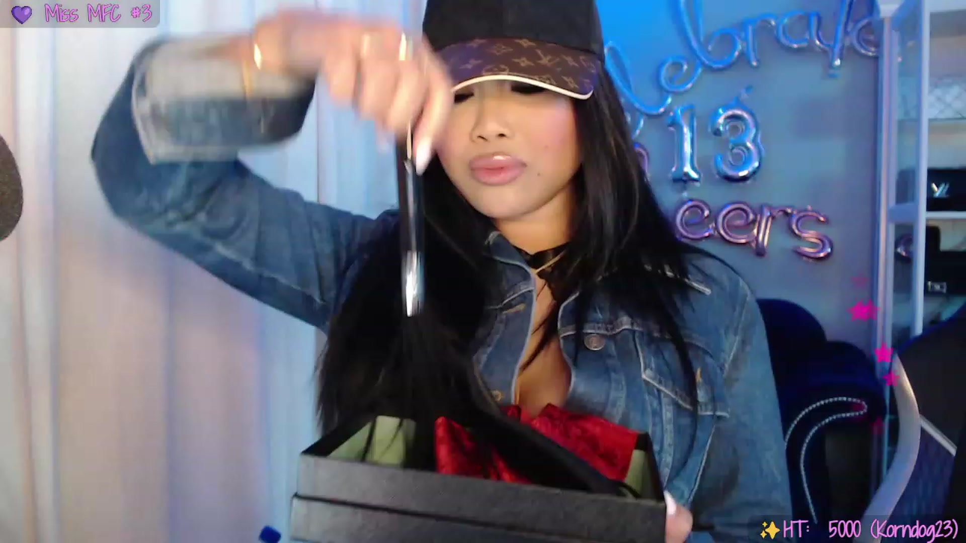 Gallery image thumbnail from SinCityVEE's myfreecams stream on, 09/30/2023, 08:29 image 12 of 20