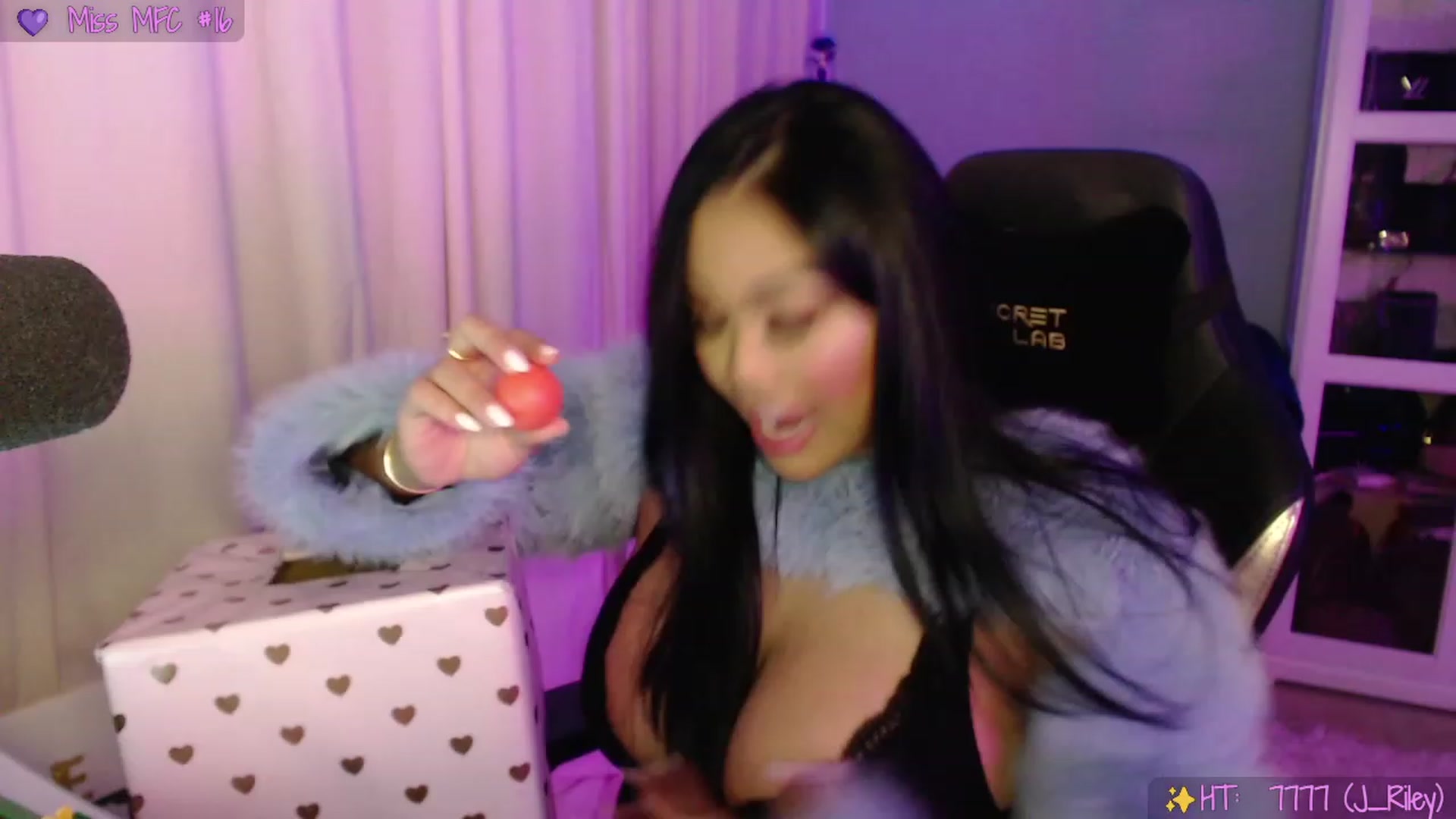 Gallery image thumbnail from SinCityVEE's myfreecams stream on, 10/02/2023, 07:27 image 15 of 20