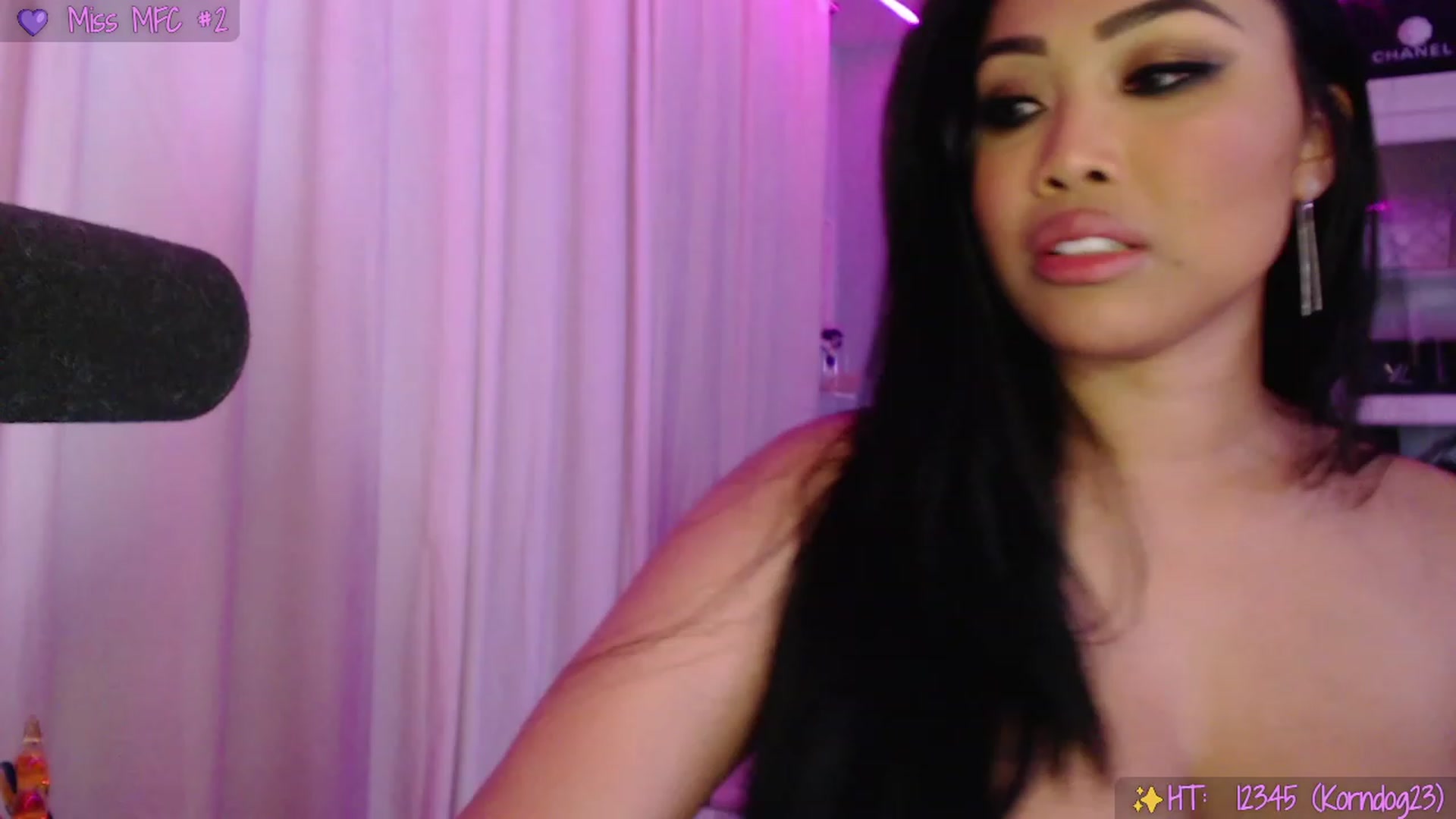 Gallery image thumbnail from SinCityVEE's myfreecams stream on, 11/01/2023, 12:10 image 3 of 20