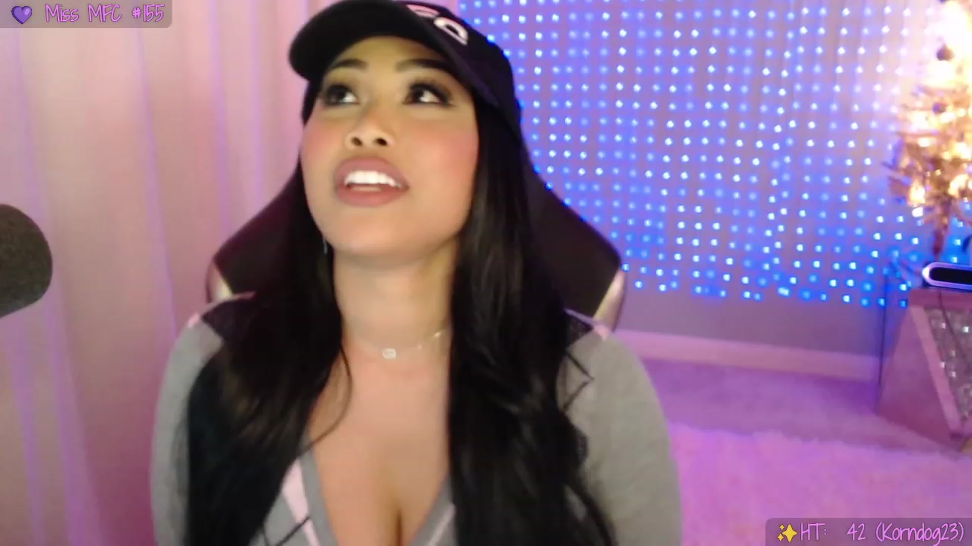 Gallery image thumbnail from SinCityVEE's myfreecams stream on, 11/16/2023, 05:11 image 1 of 20