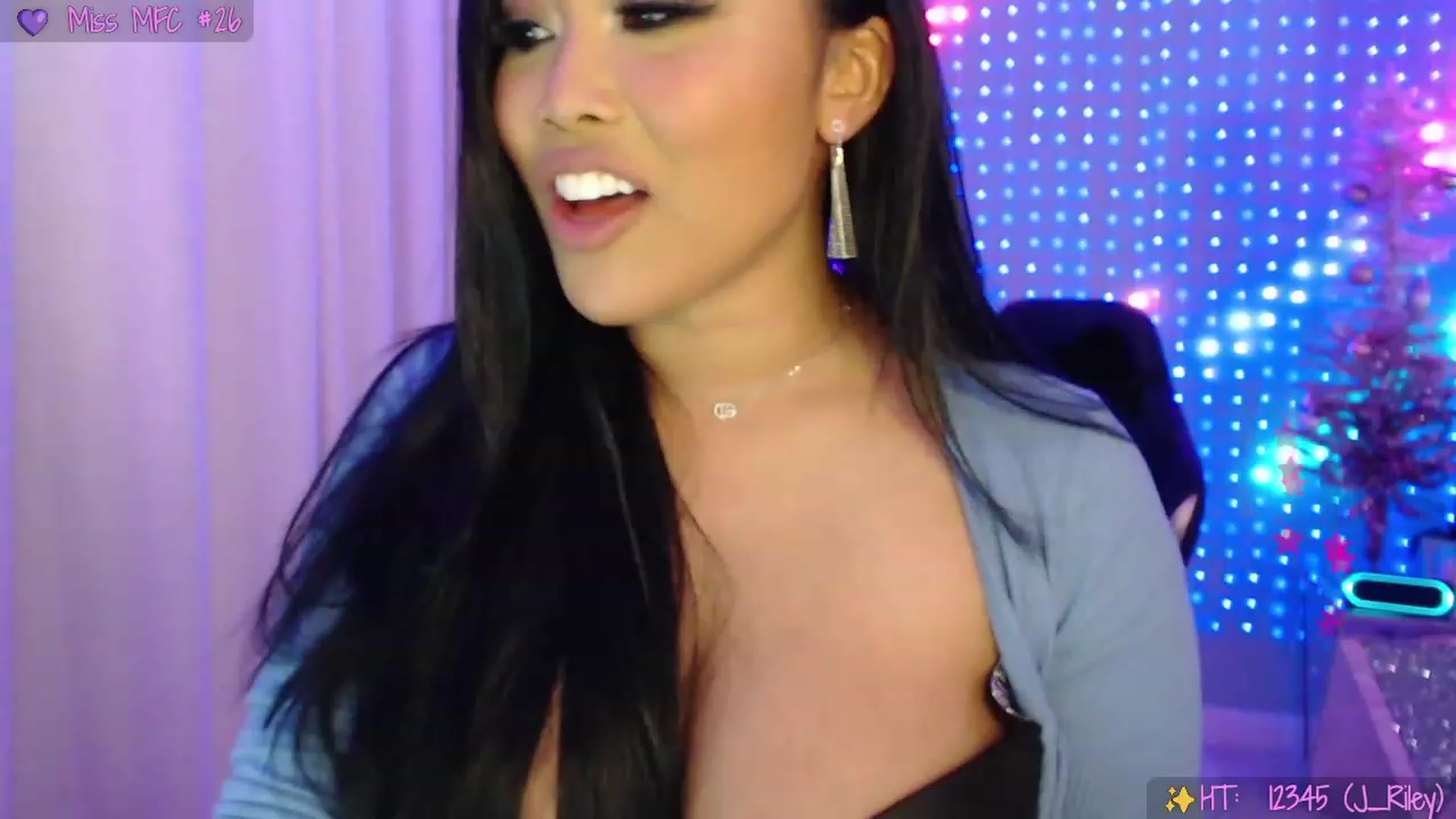Gallery image thumbnail from SinCityVEE's myfreecams stream on, 11/18/2023, 09:58 image 12 of 20