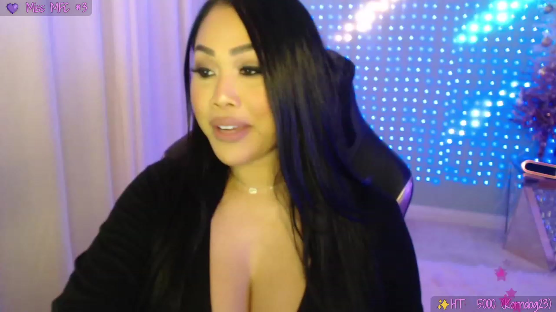 Gallery image thumbnail from SinCityVEE's myfreecams stream on, 12/03/2023, 06:06 image 3 of 20