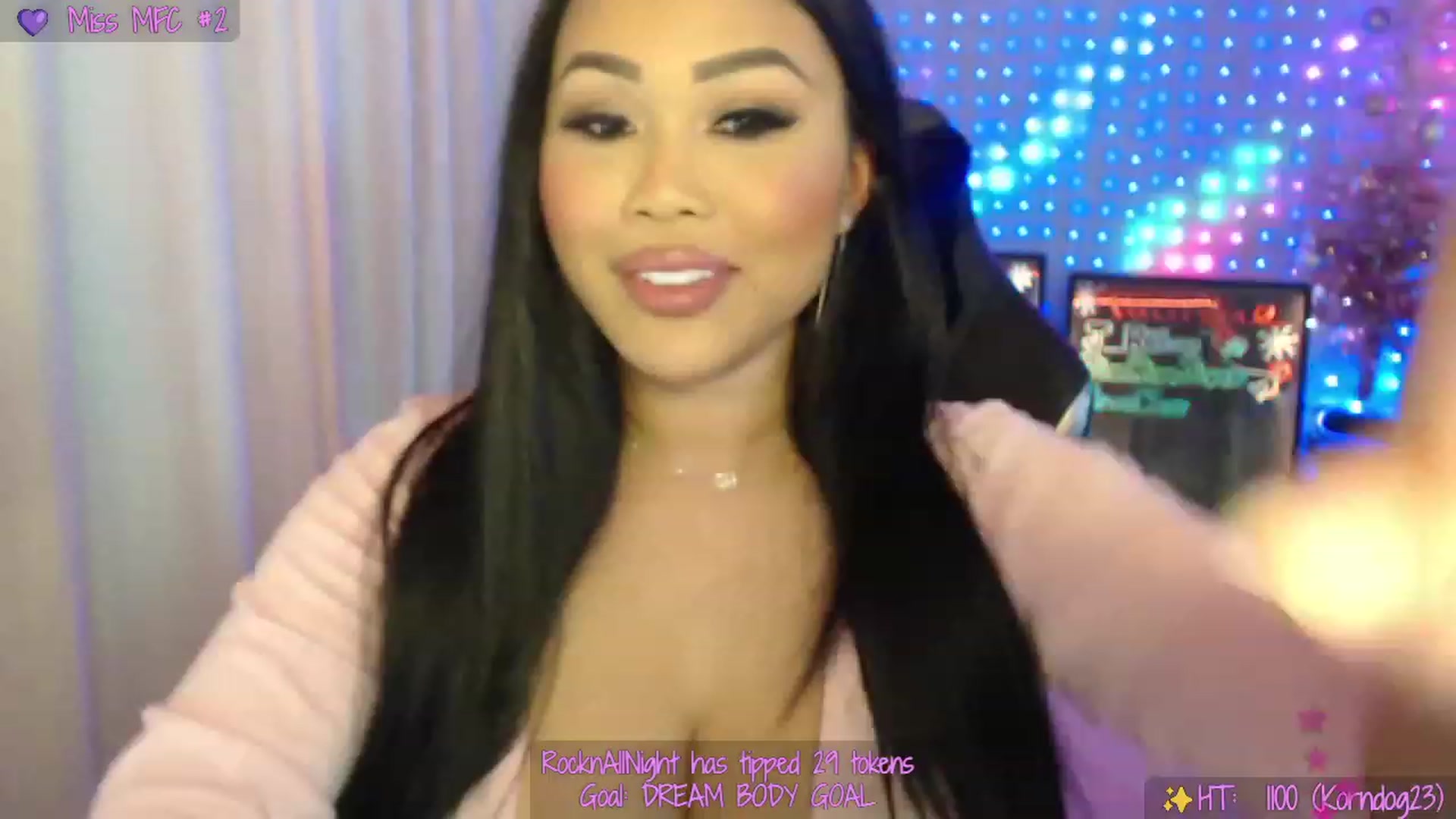 Gallery image thumbnail from SinCityVEE's myfreecams stream on, 12/05/2023, 05:50 image 17 of 20