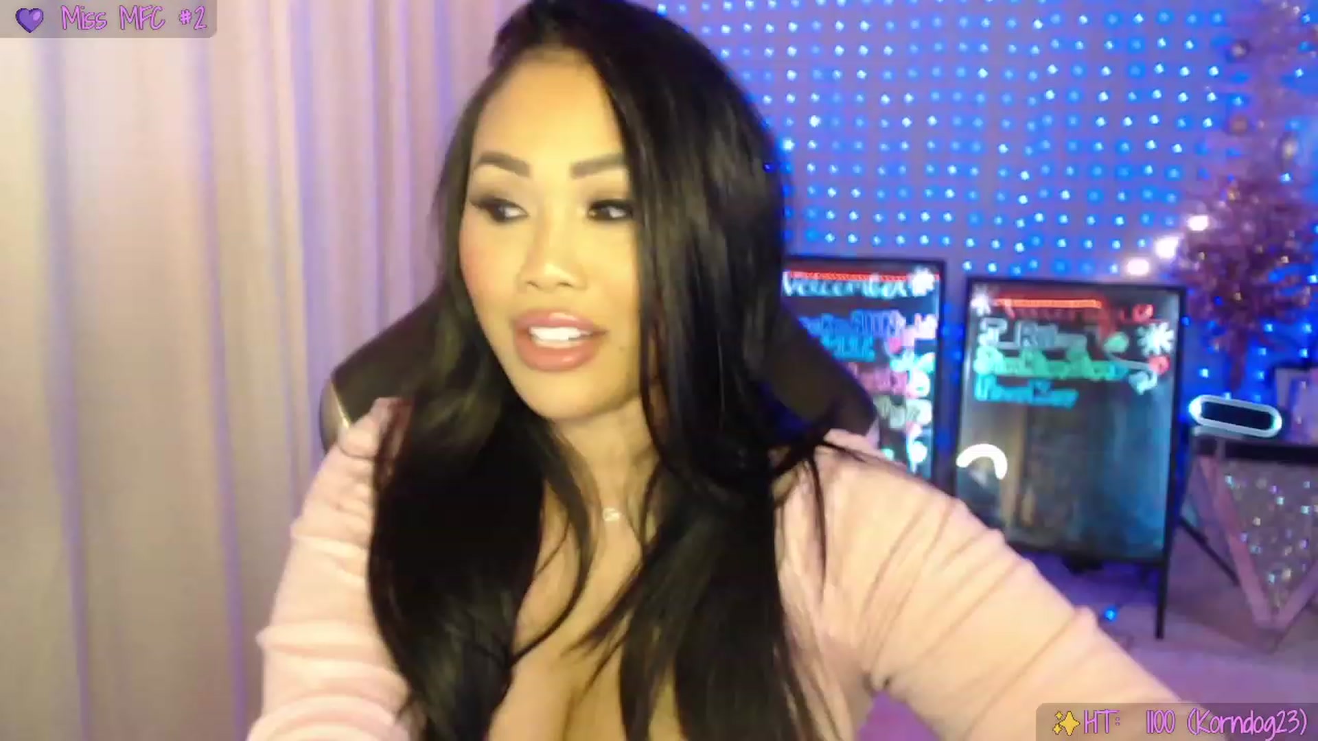 Gallery image thumbnail from SinCityVEE's myfreecams stream on, 12/05/2023, 05:50 image 15 of 20
