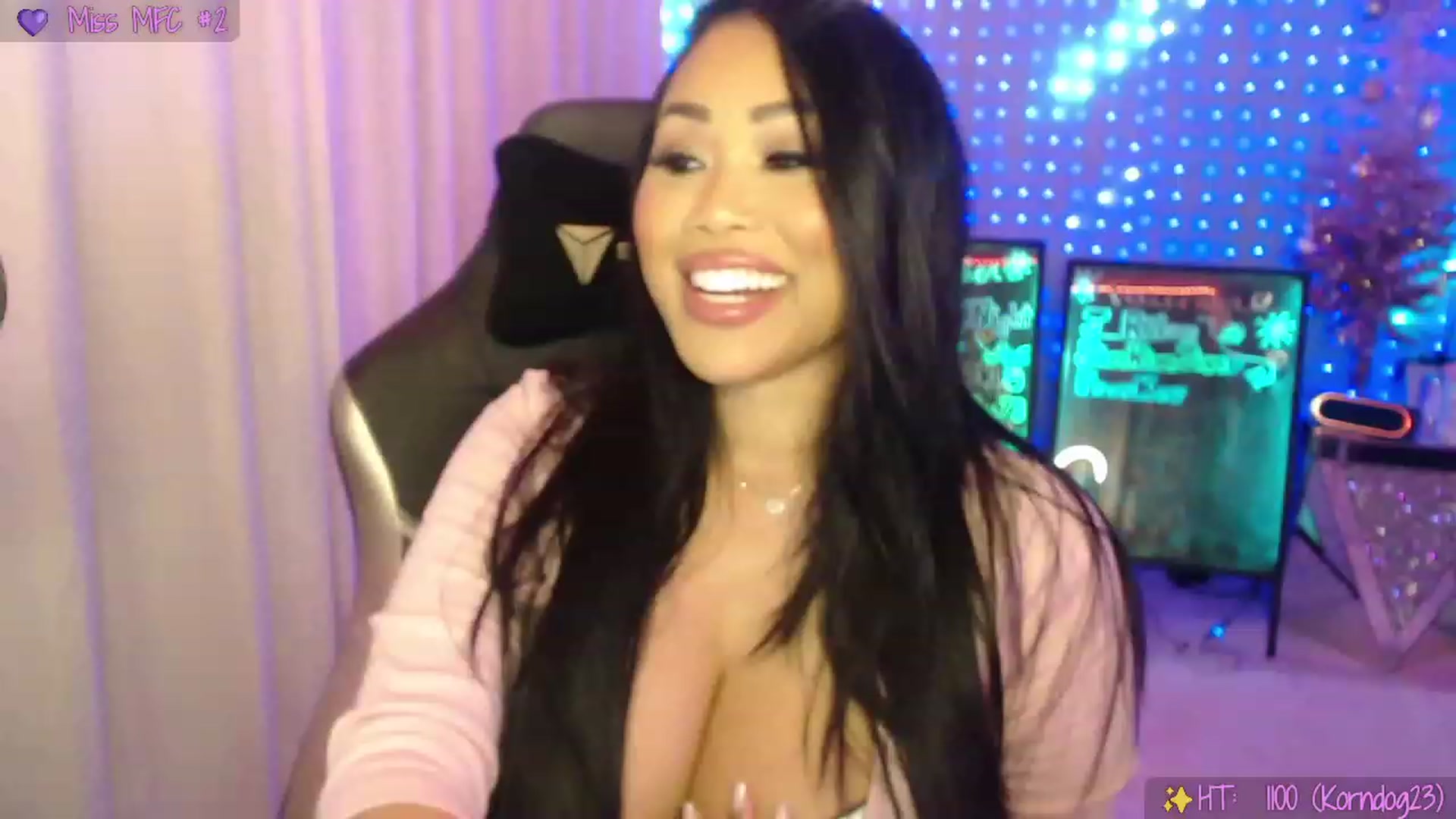 Gallery image thumbnail from SinCityVEE's myfreecams stream on, 12/05/2023, 05:50 image 14 of 20
