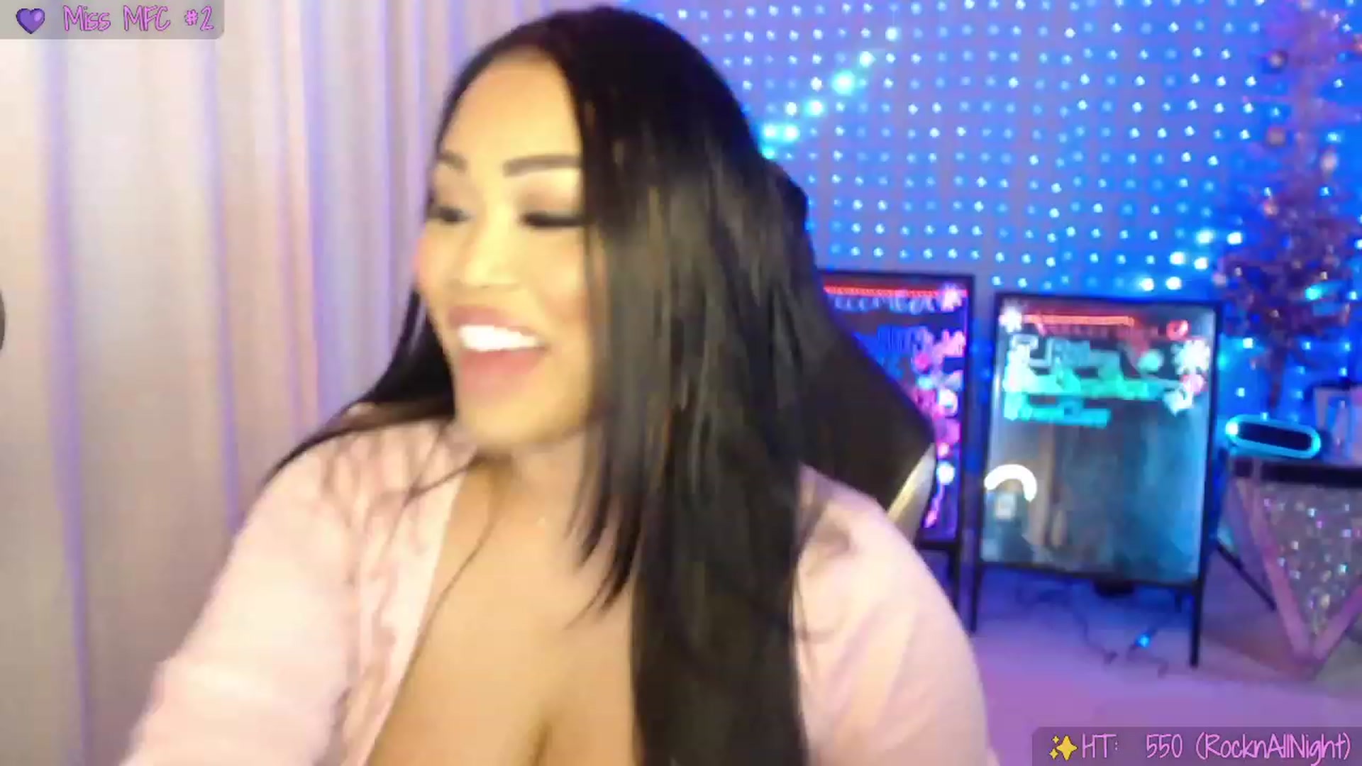 Gallery image thumbnail from SinCityVEE's myfreecams stream on, 12/05/2023, 05:50 image 10 of 20