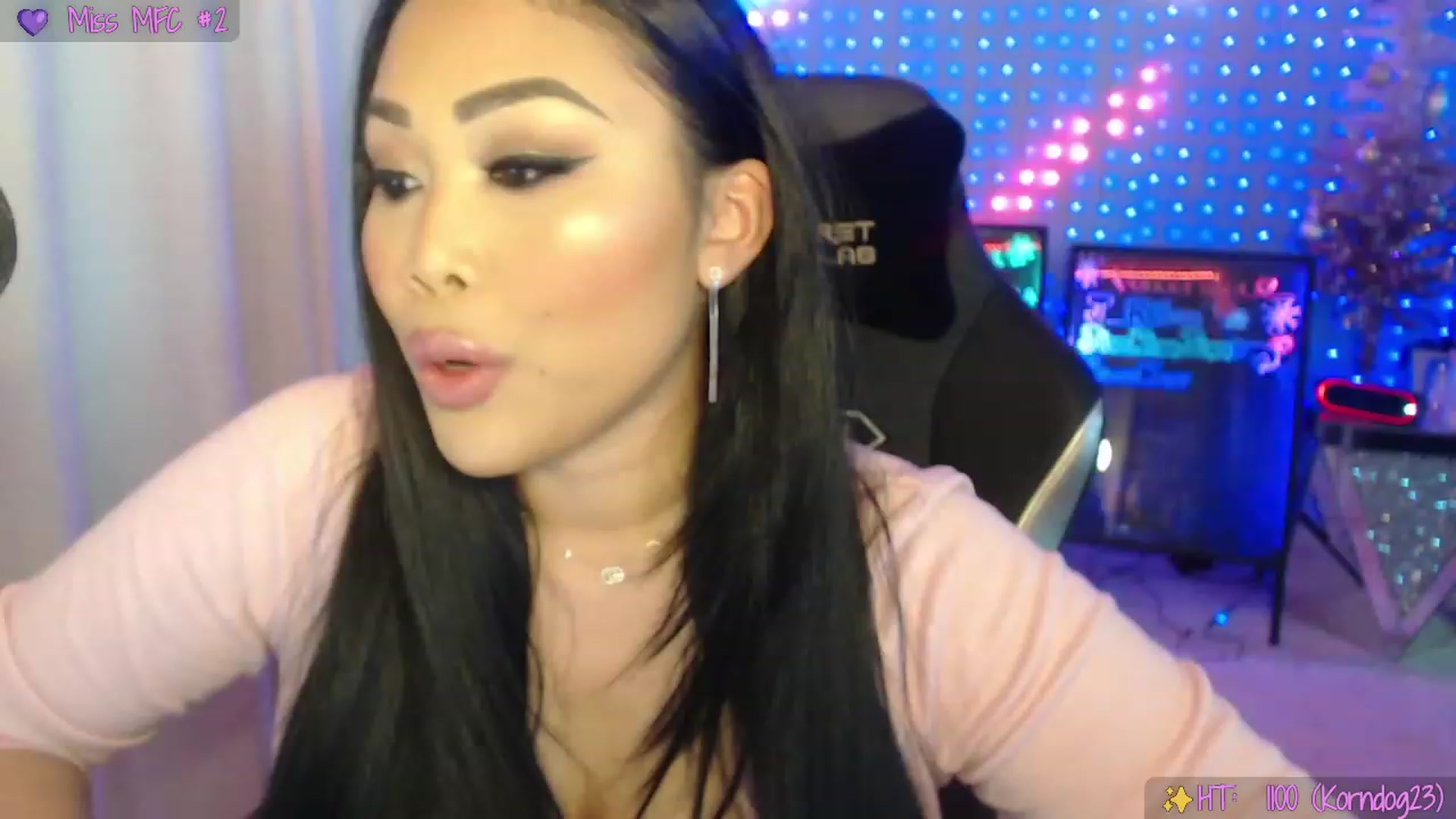 Gallery image thumbnail from SinCityVEE's myfreecams stream on, 12/05/2023, 05:50 image 18 of 20
