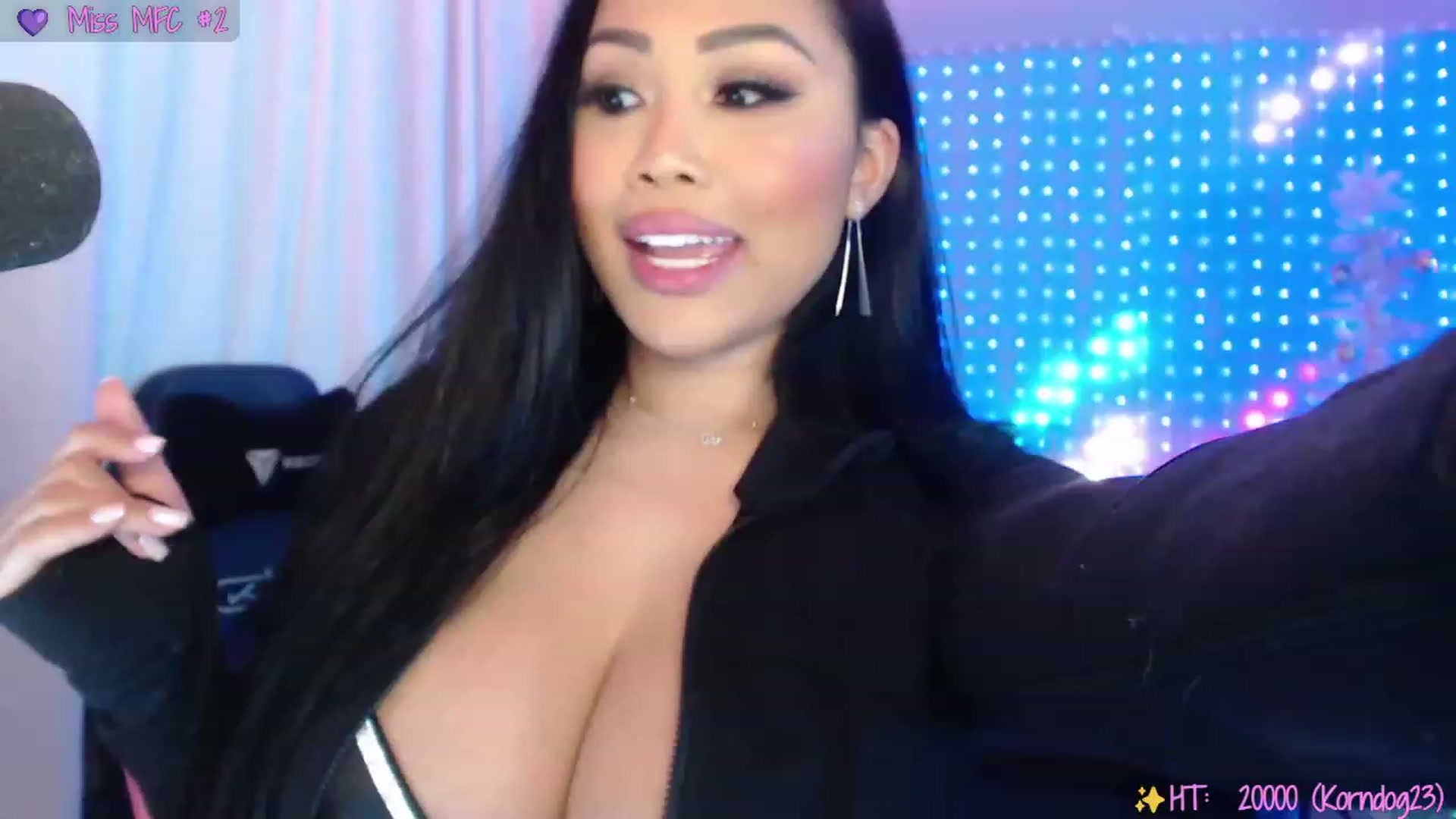 Gallery image thumbnail from SinCityVEE's myfreecams stream on, 12/05/2023, 08:27 image 16 of 20