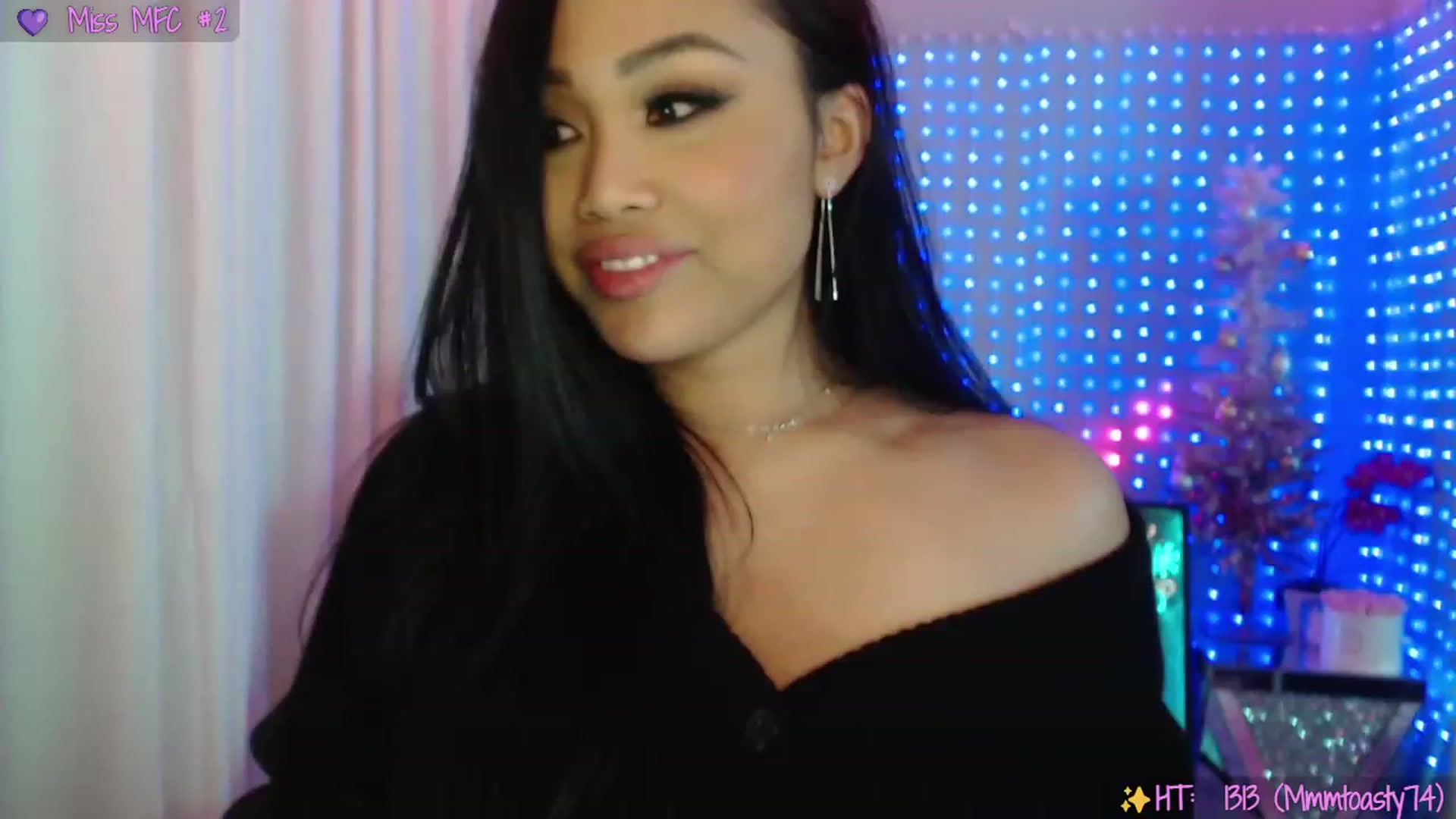 Gallery image thumbnail from SinCityVEE's myfreecams stream on, 12/05/2023, 15:52 image 17 of 20